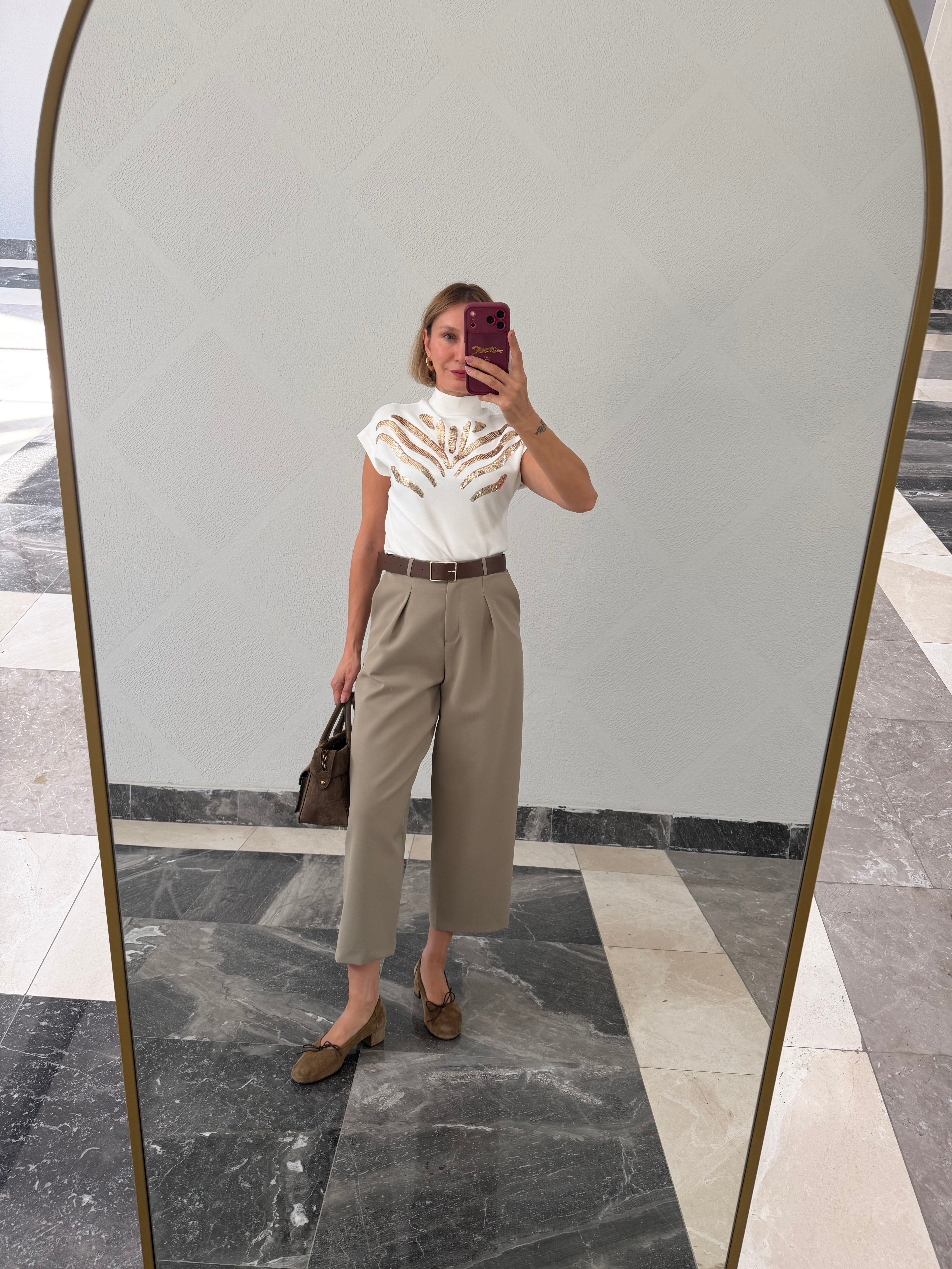 Dik Yaka Work Pul Detaylı Nefis Tshirt