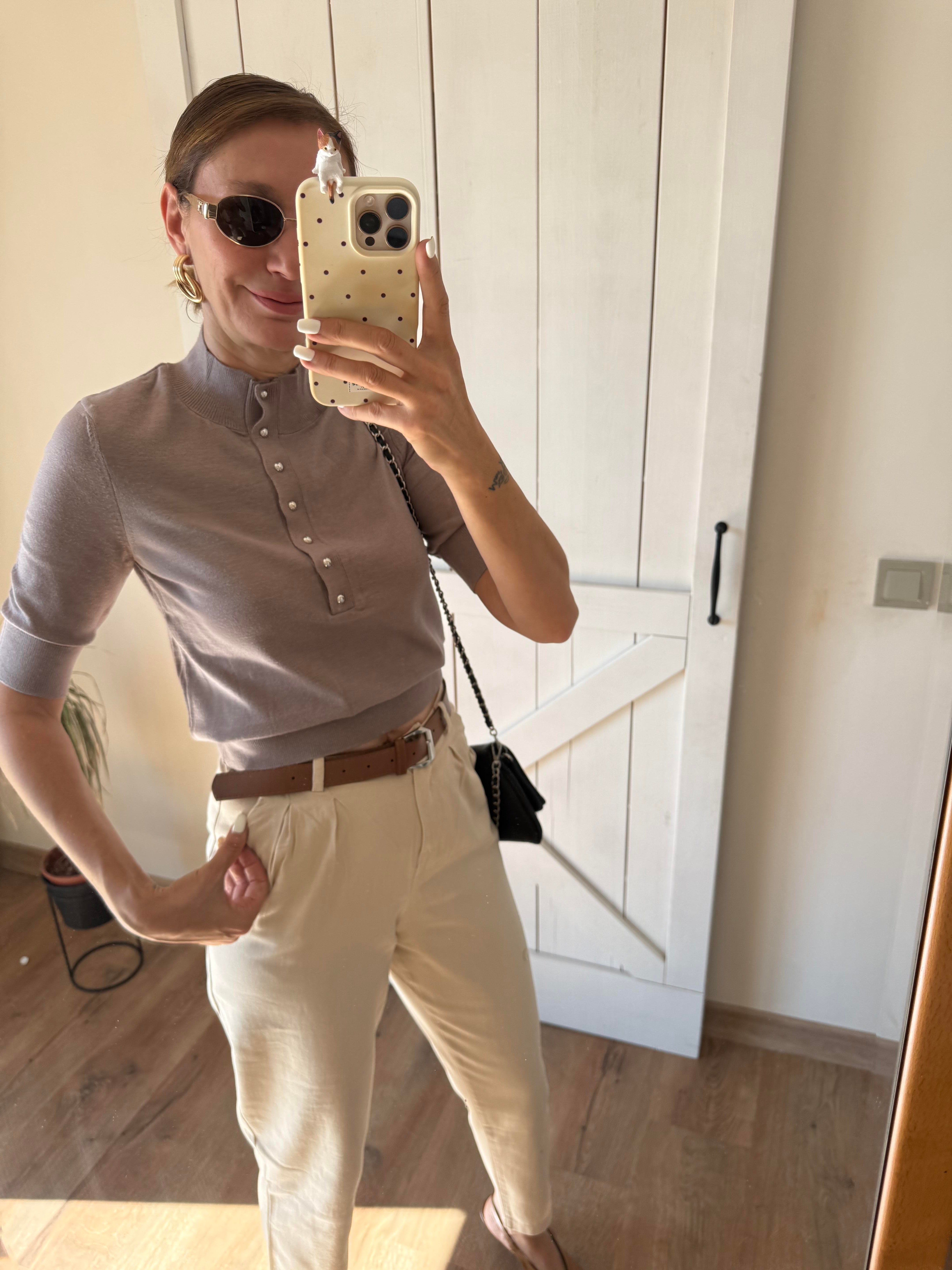 Düğmeli Dik Yaka Pek Yol Bluz