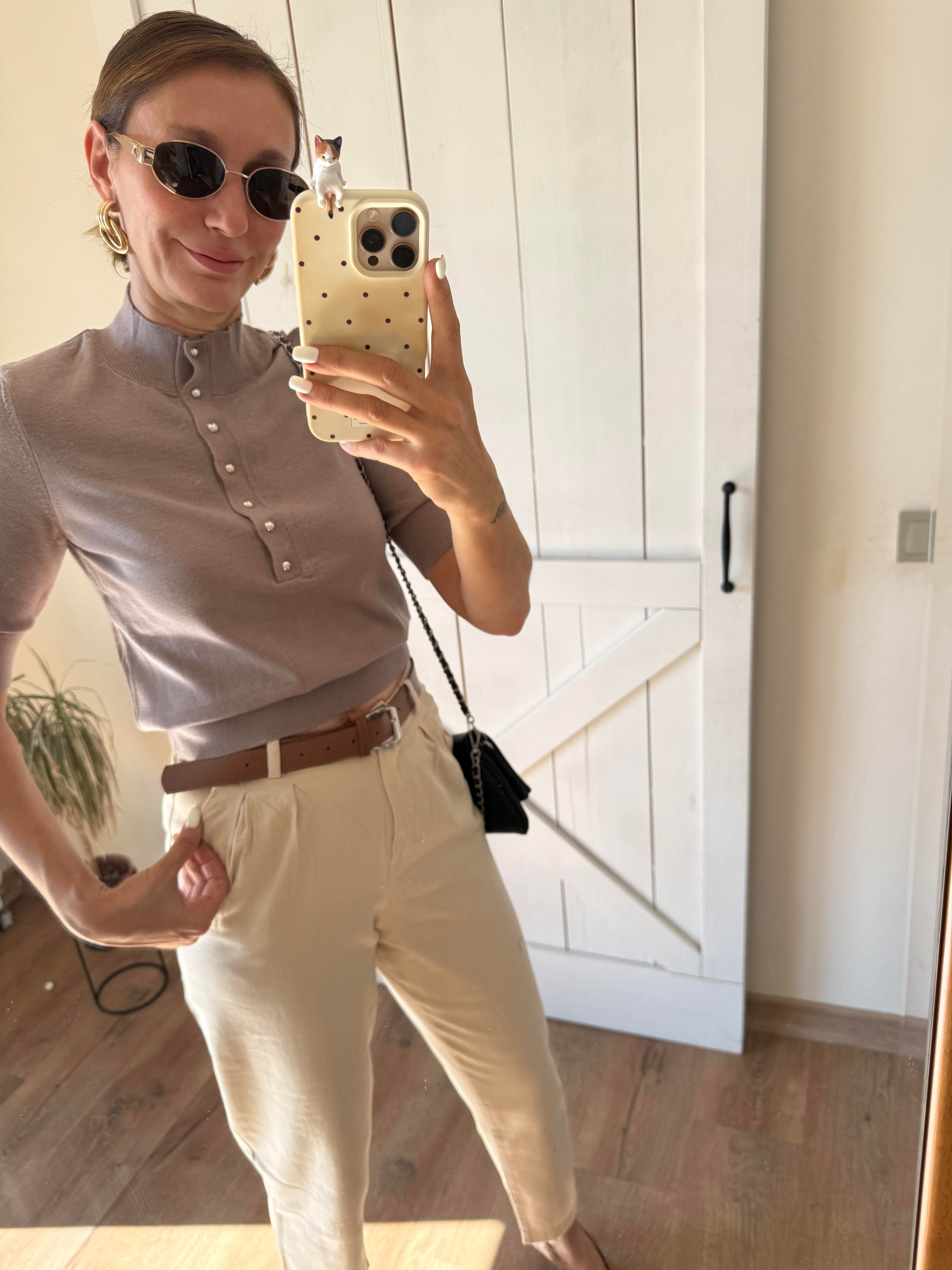 Düğmeli Dik Yaka Pek Yol Bluz