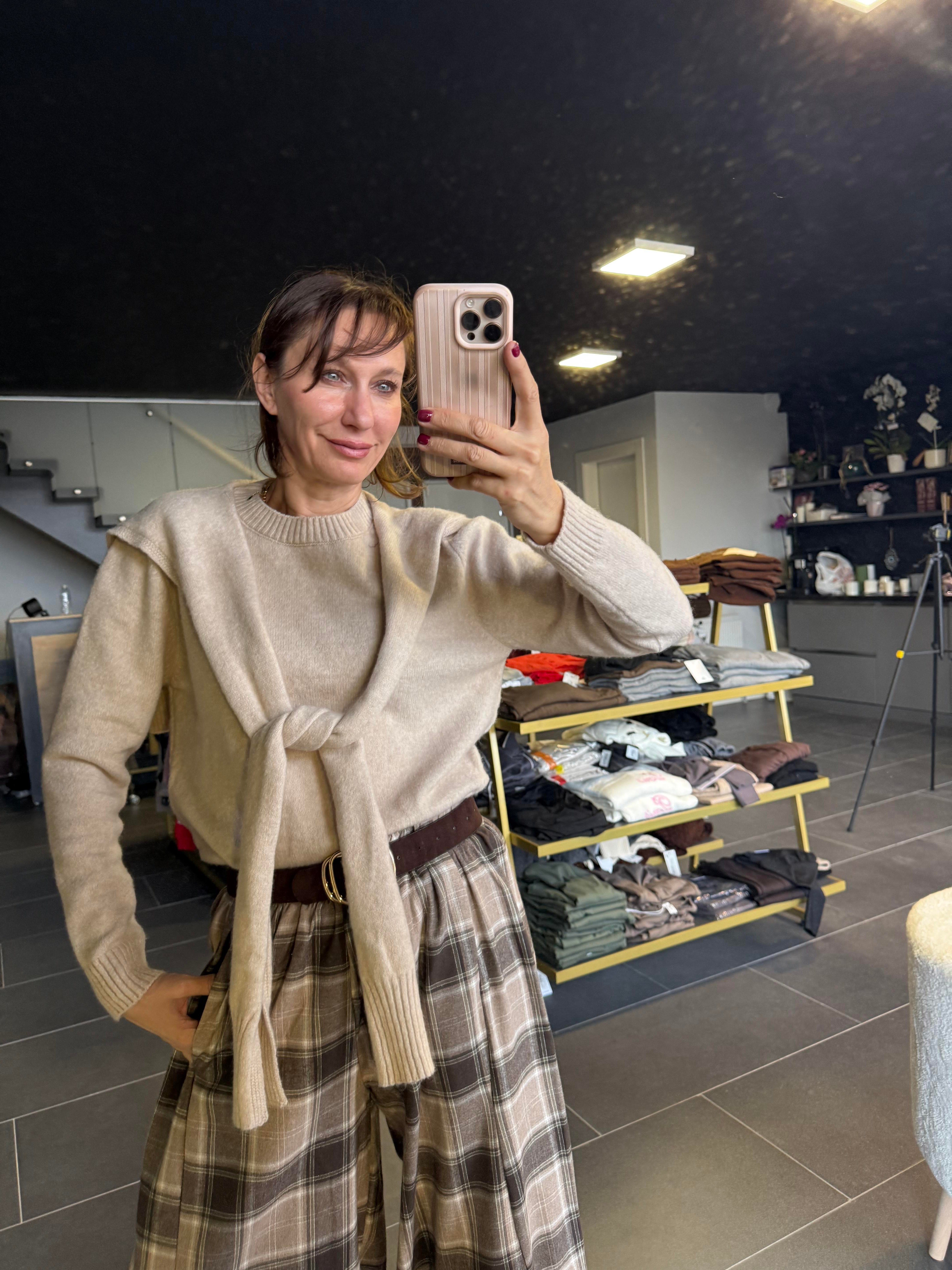 Ekru Atkı Detaylı Triko