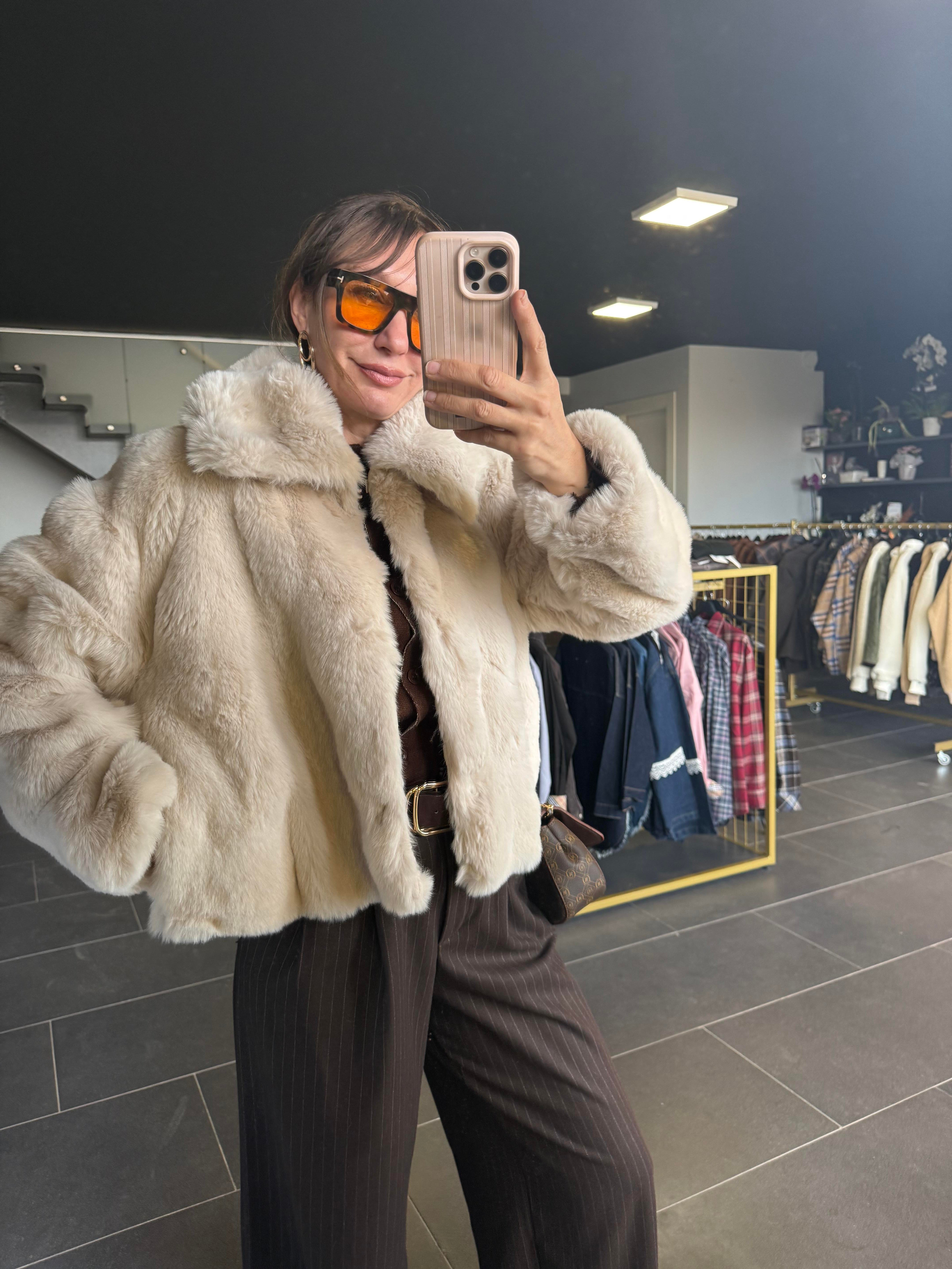 Ekru Dalga Efektli Kürk