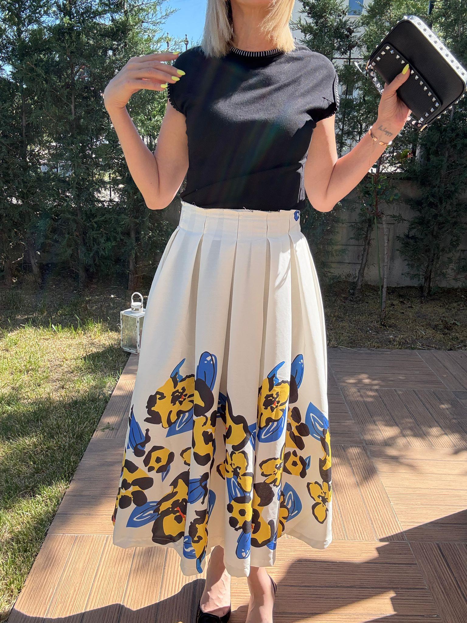 Ekru-Mavi Çiçek Baskılı Pileli Kloş Etek