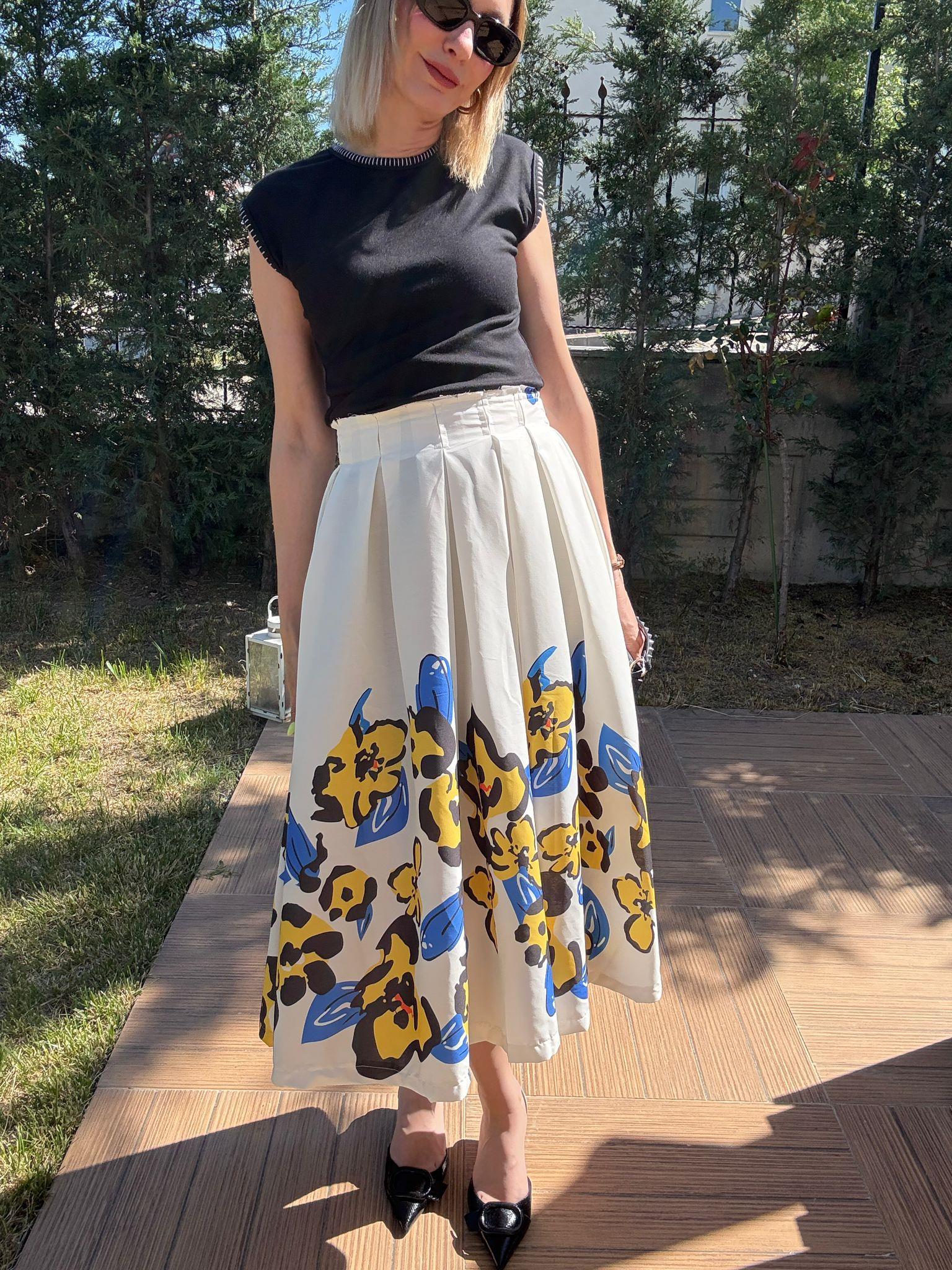 Ekru-Mavi Çiçek Baskılı Pileli Kloş Etek