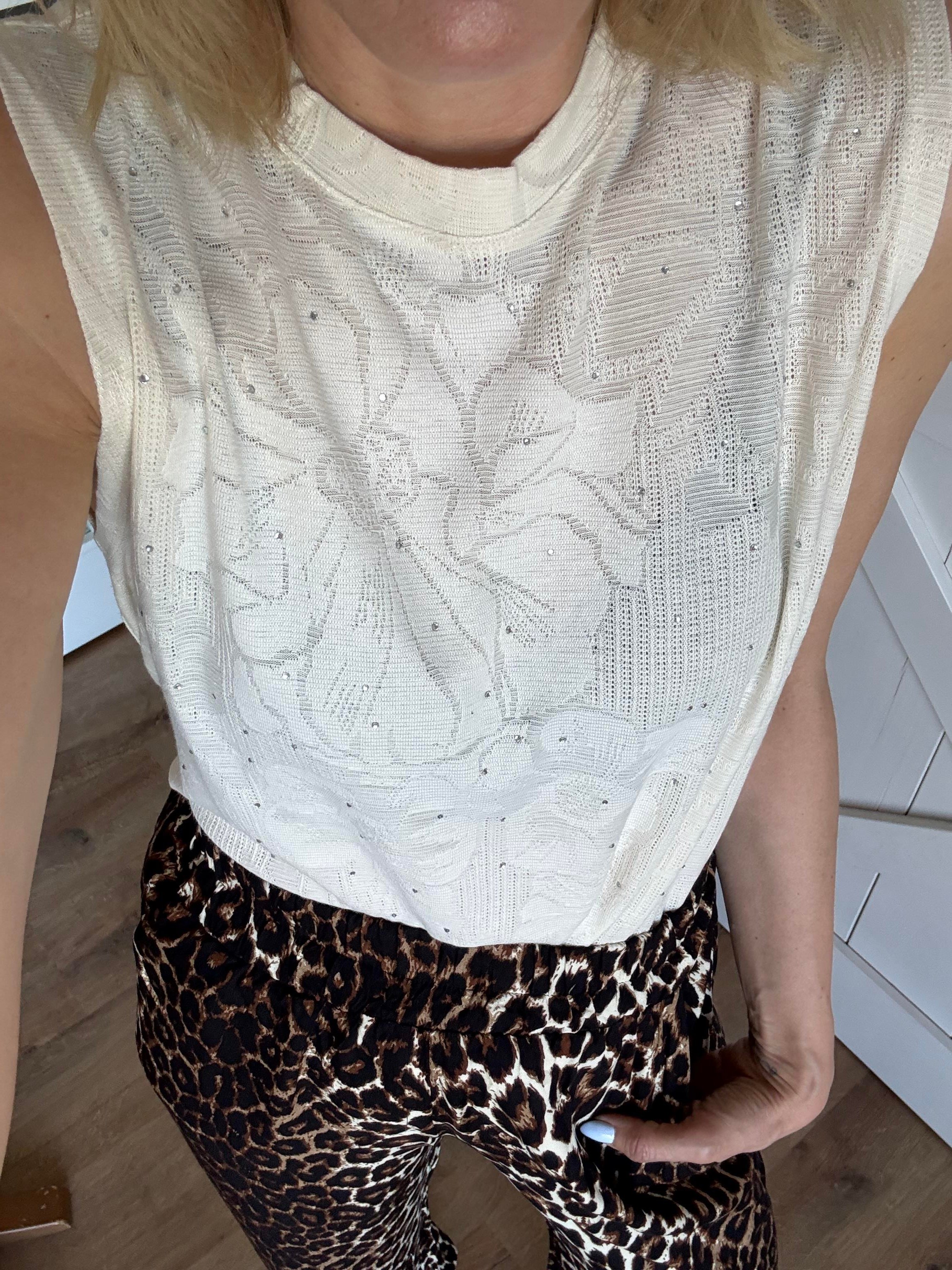 Ekru Taş İşlemeli Tshirt