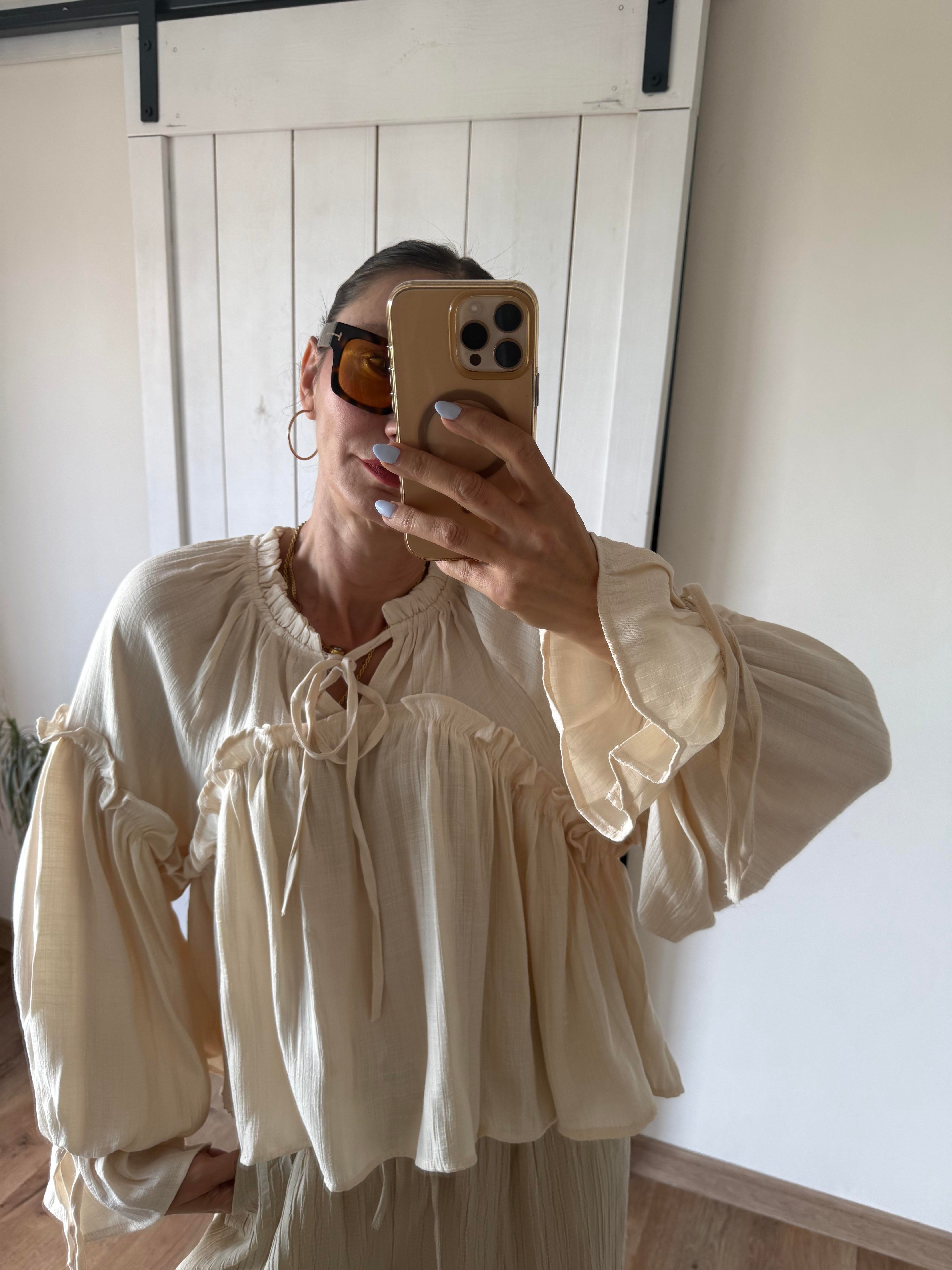 Ekru Yaka Bağçıklı Geniş Kol Fırfırlı Bluz