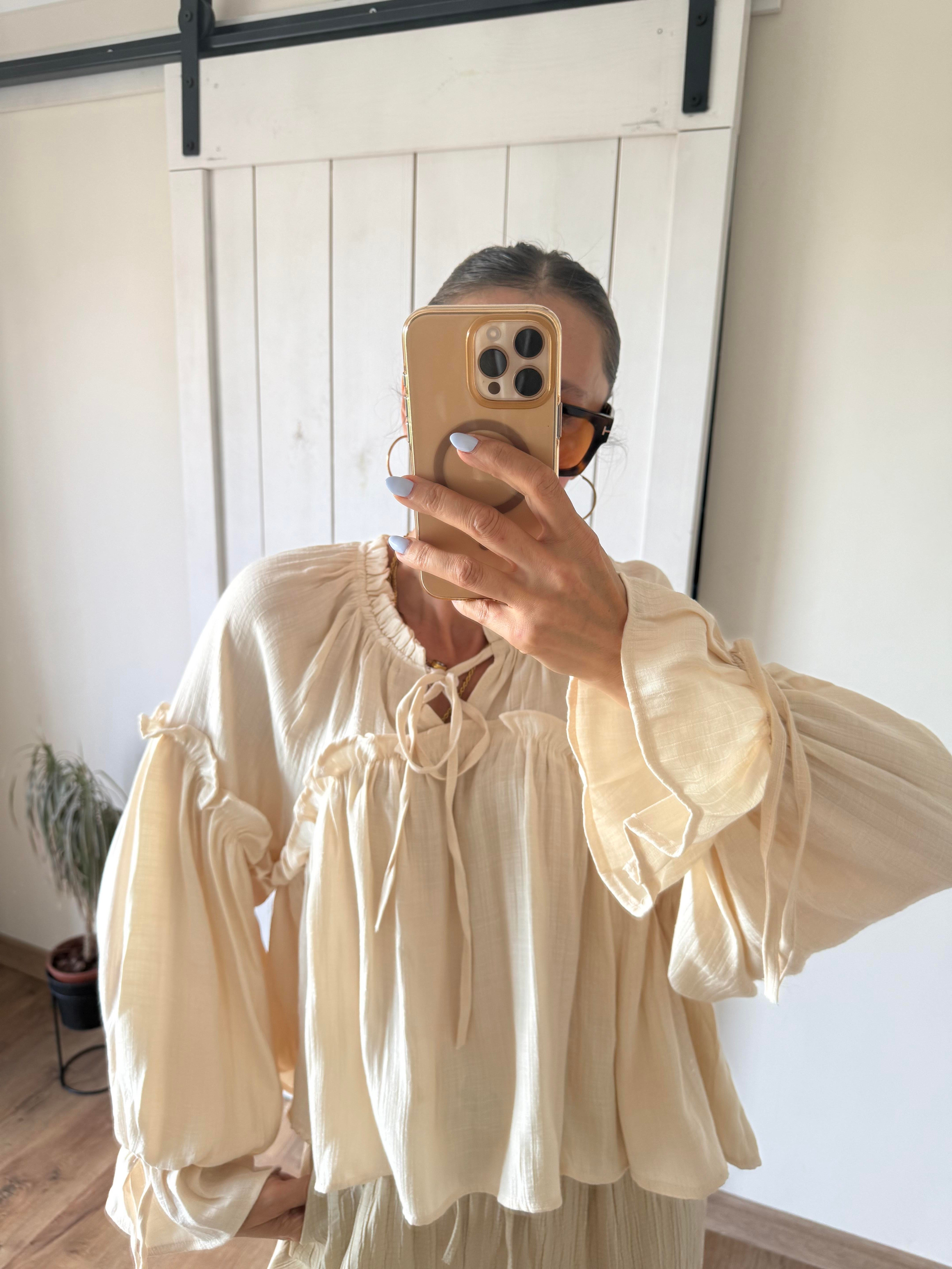 Ekru Yaka Bağçıklı Geniş Kol Fırfırlı Bluz