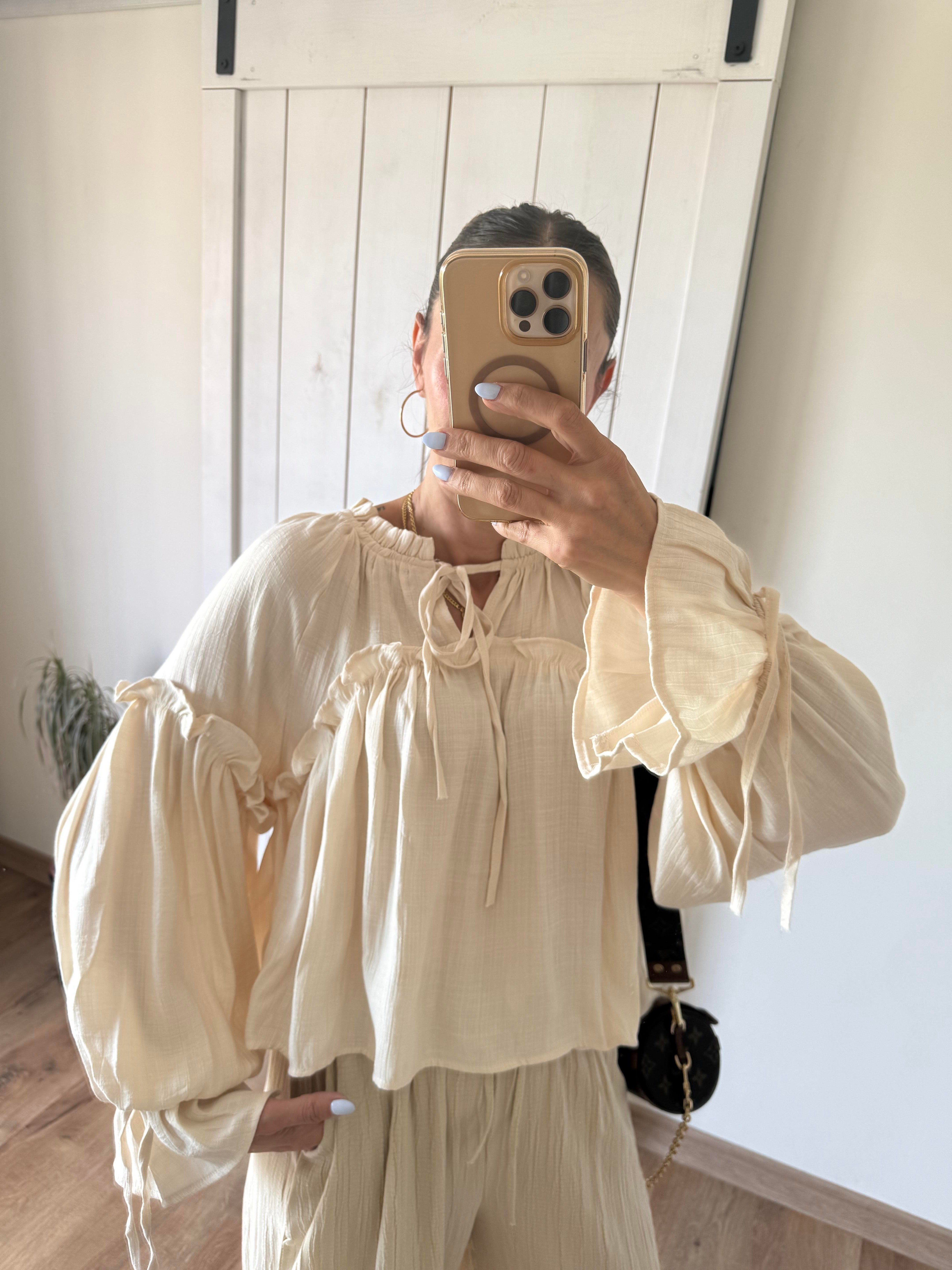 Ekru Yaka Bağçıklı Geniş Kol Fırfırlı Bluz