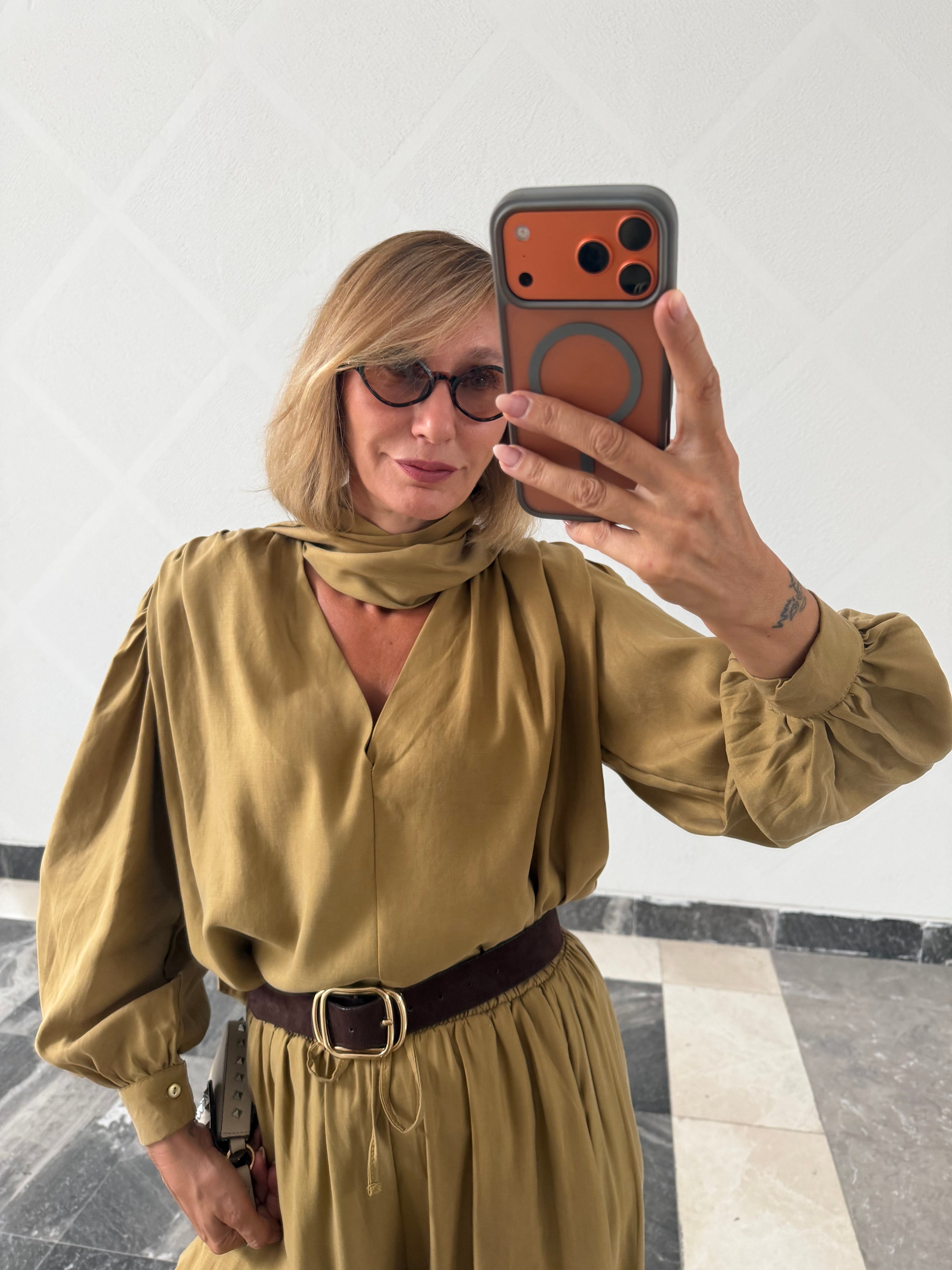 Fularlı Marilyn Hardal Bluz