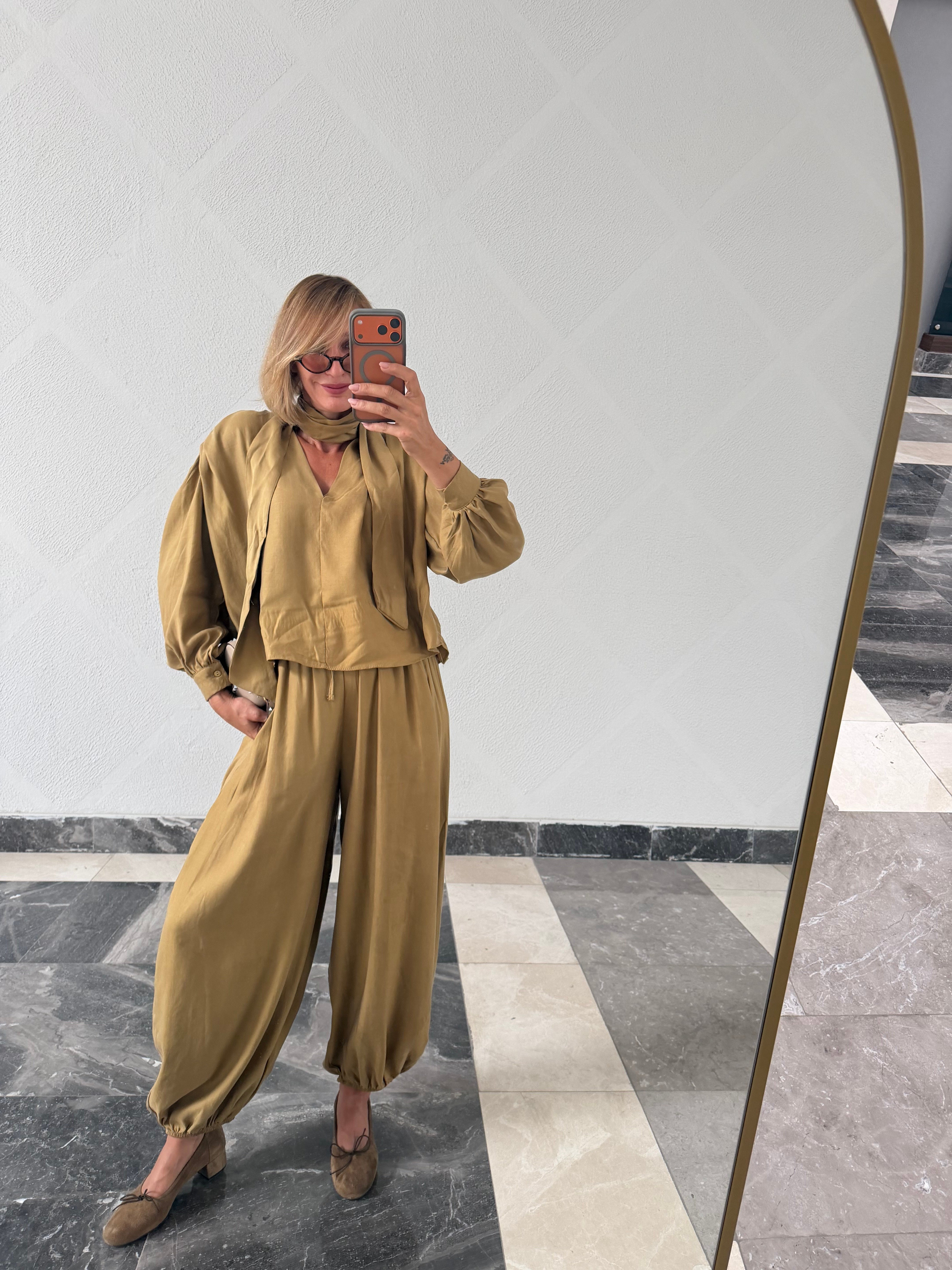Fularlı Marilyn Hardal Bluz