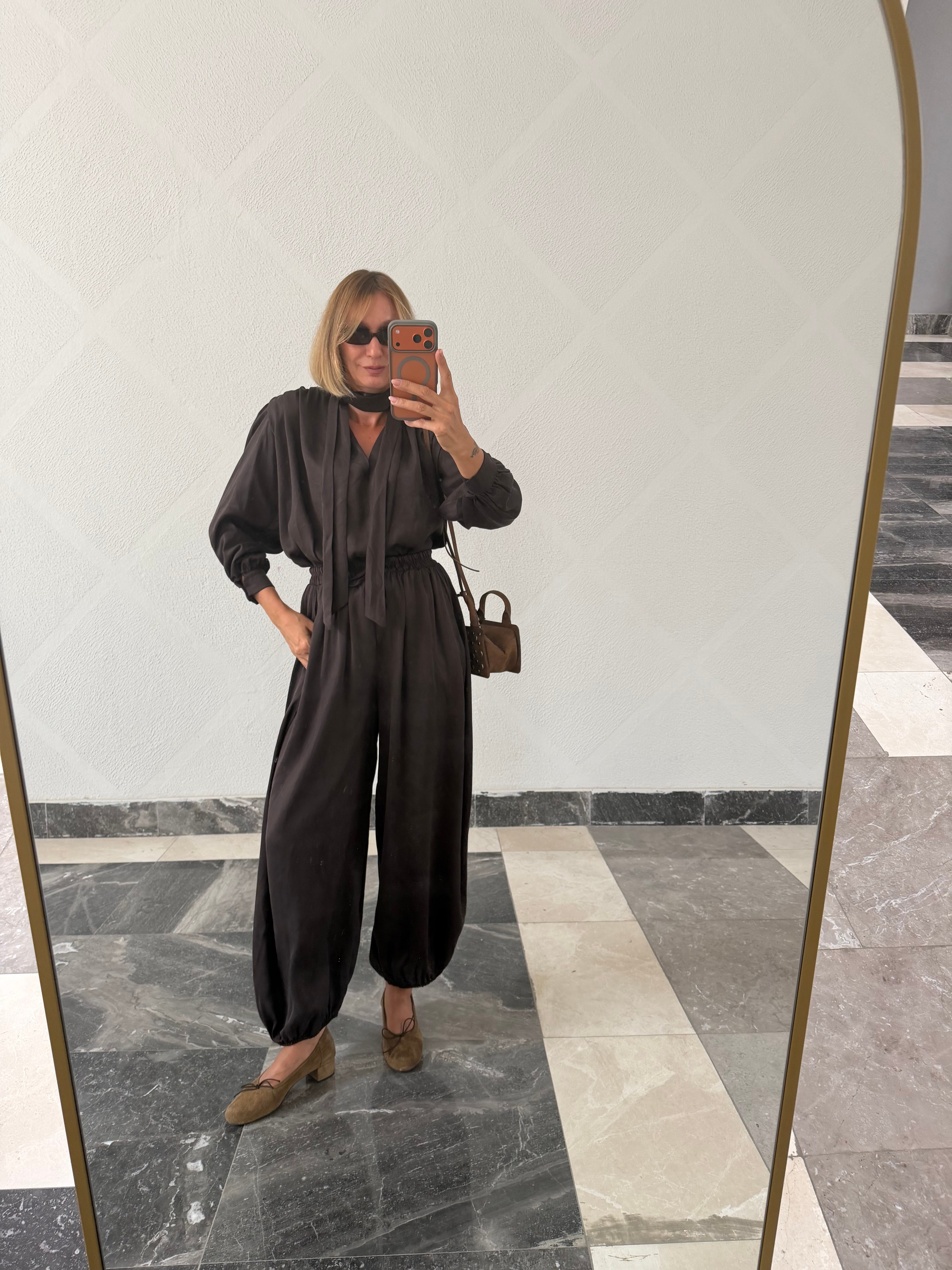 Fularlı Marilyn Kahve Bluz