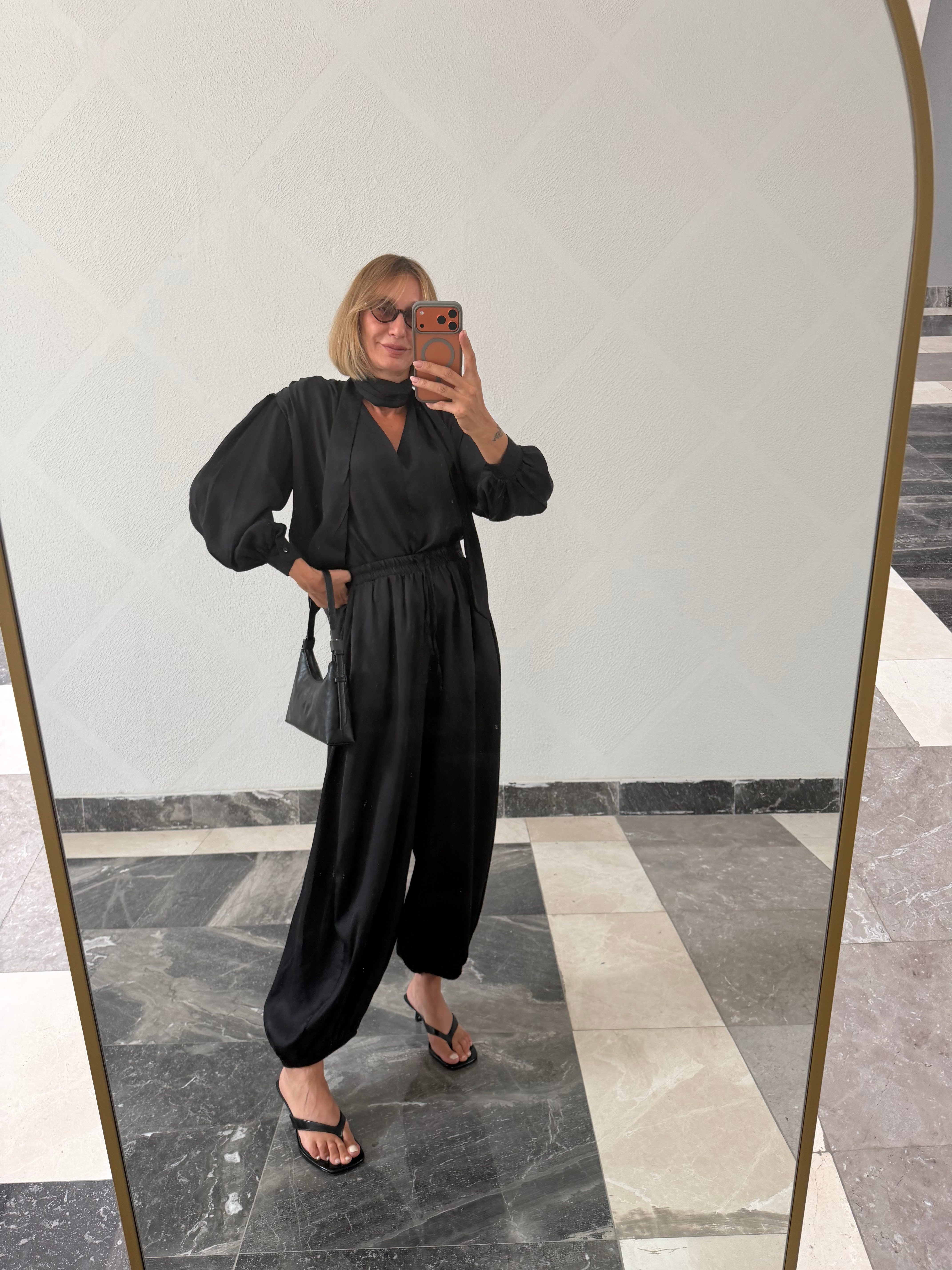 Fularlı Marilyn Siyah Bluz