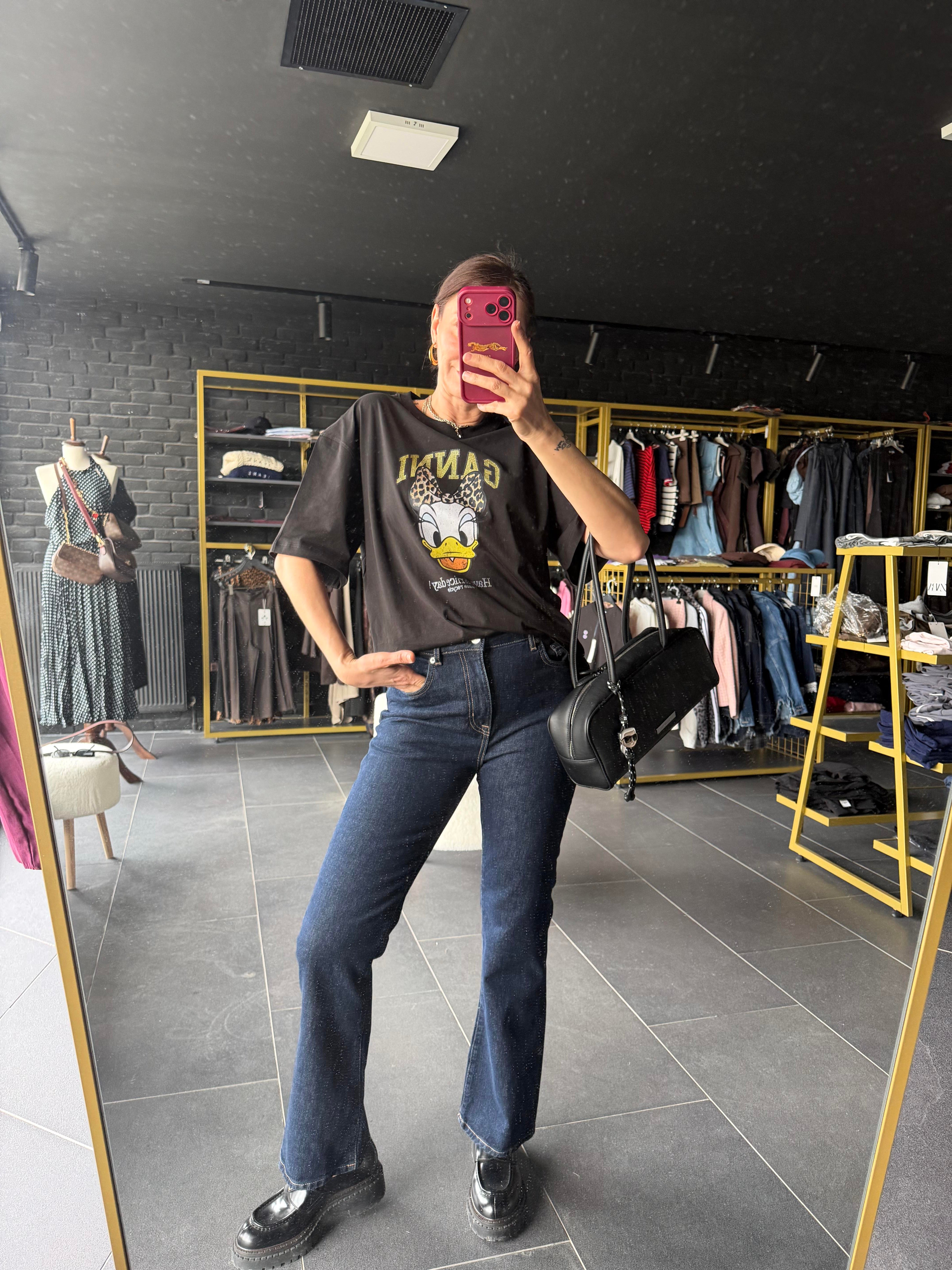 Gnn Daisy Duck Leo Black Tshirt