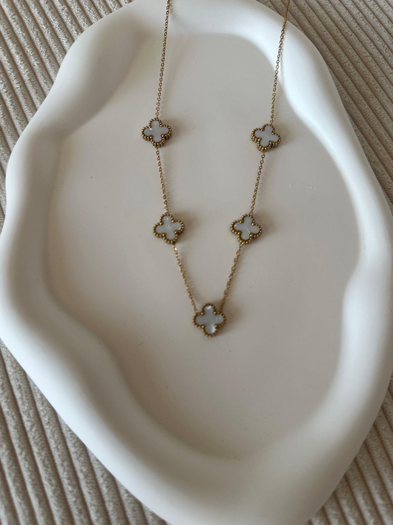 Gold Cleef Model Beyaz Sedef Çelik 5li Yonca Kolye