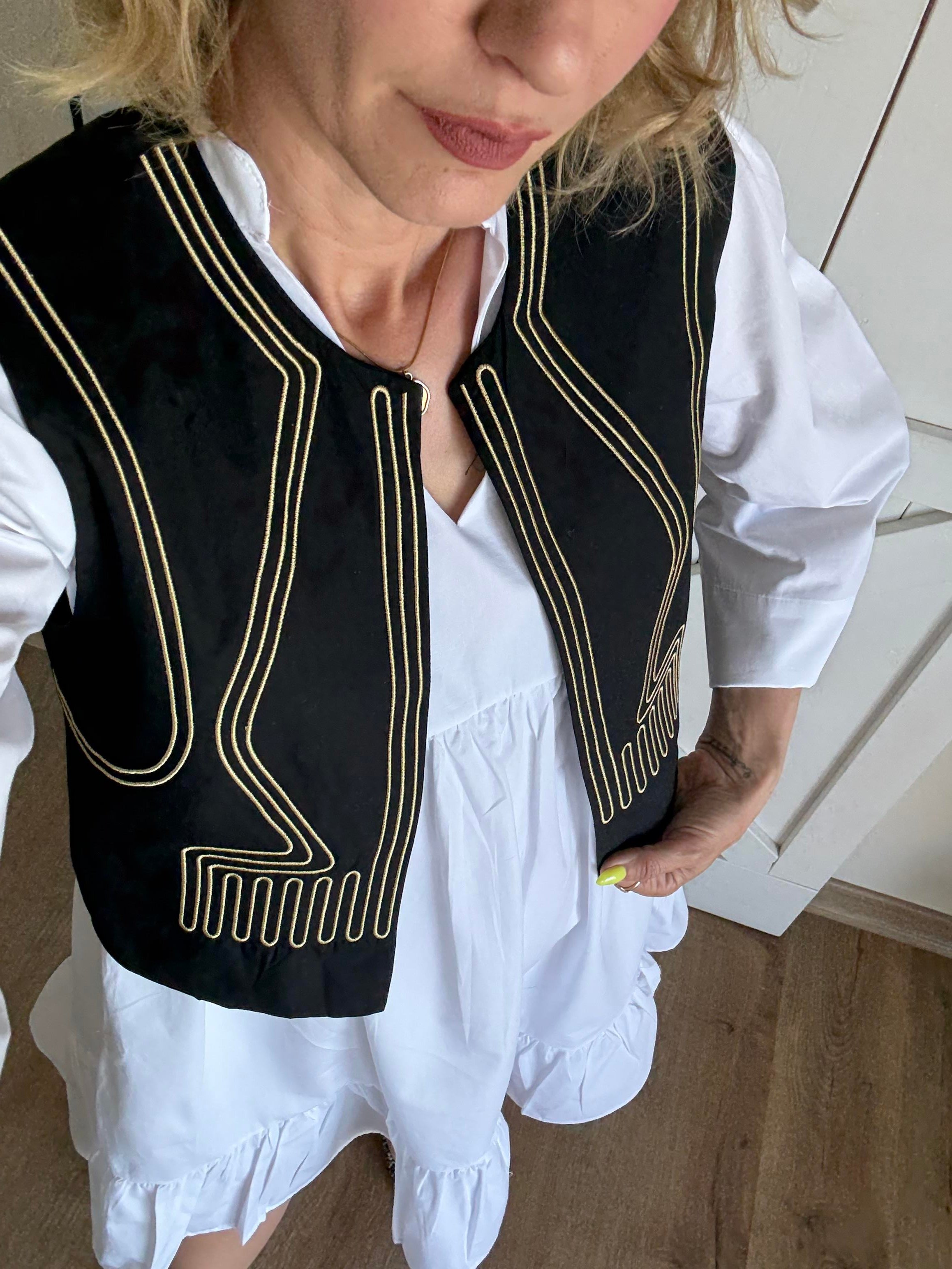 Gold Dikiş Desenli Yelek