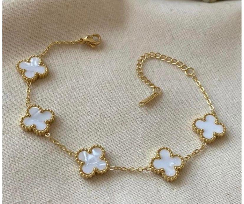 Gold Sedef Beyaz Yonca Bileklik