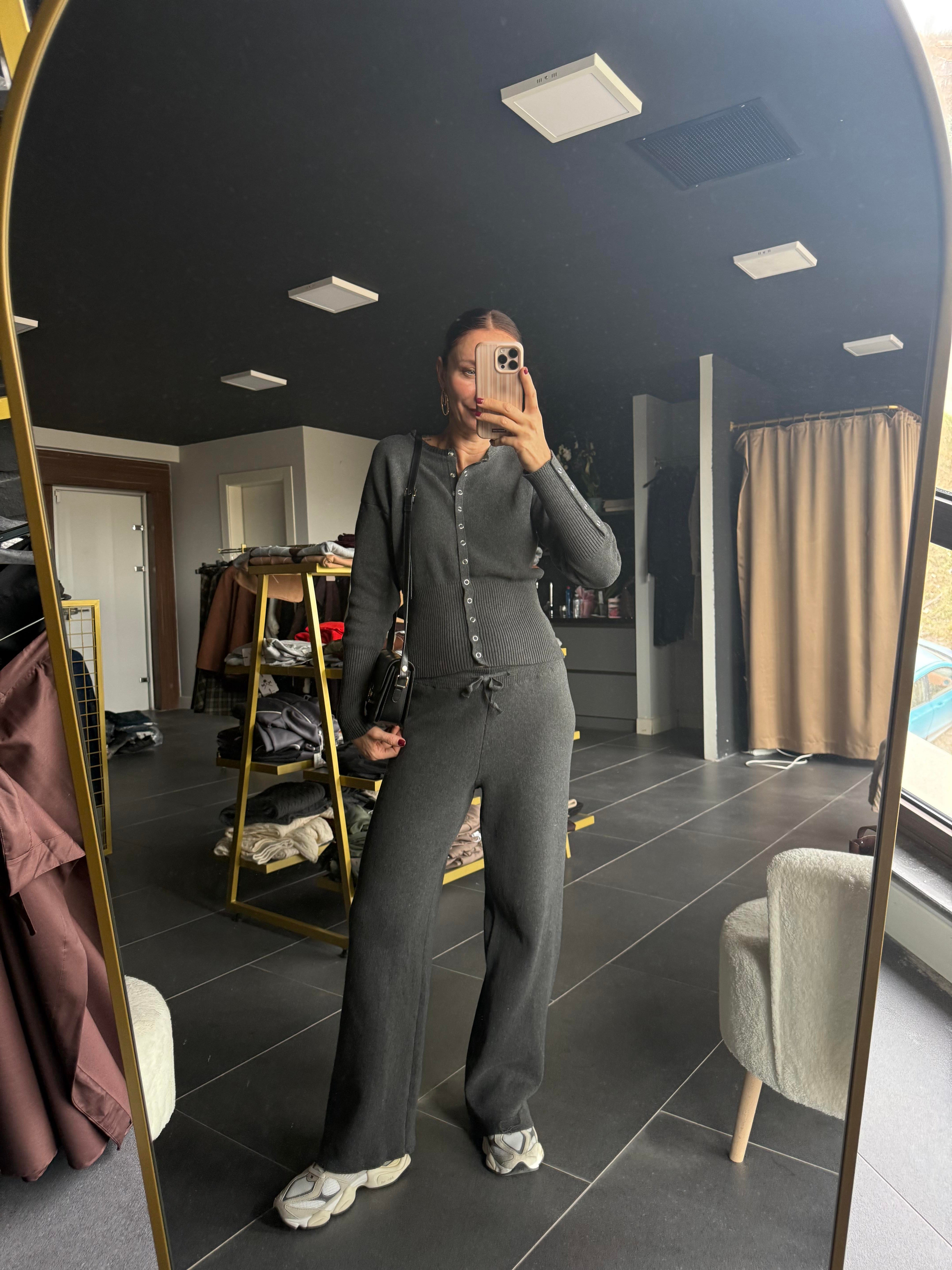 Gri Çıtçıtlı İkili Takım