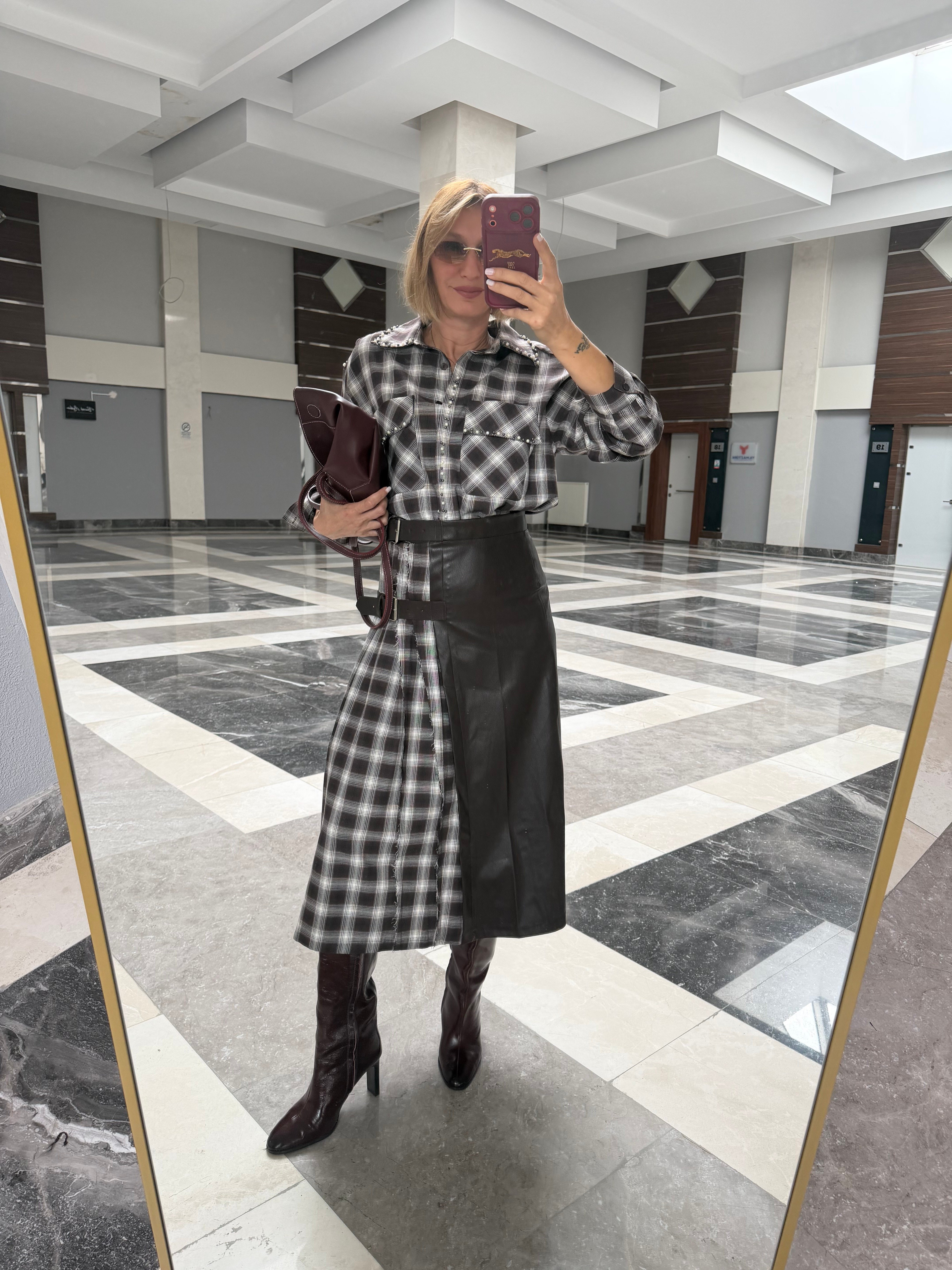 İpkyl Model Ekose Desen Deri Detaylı Etek Gömlek Takım