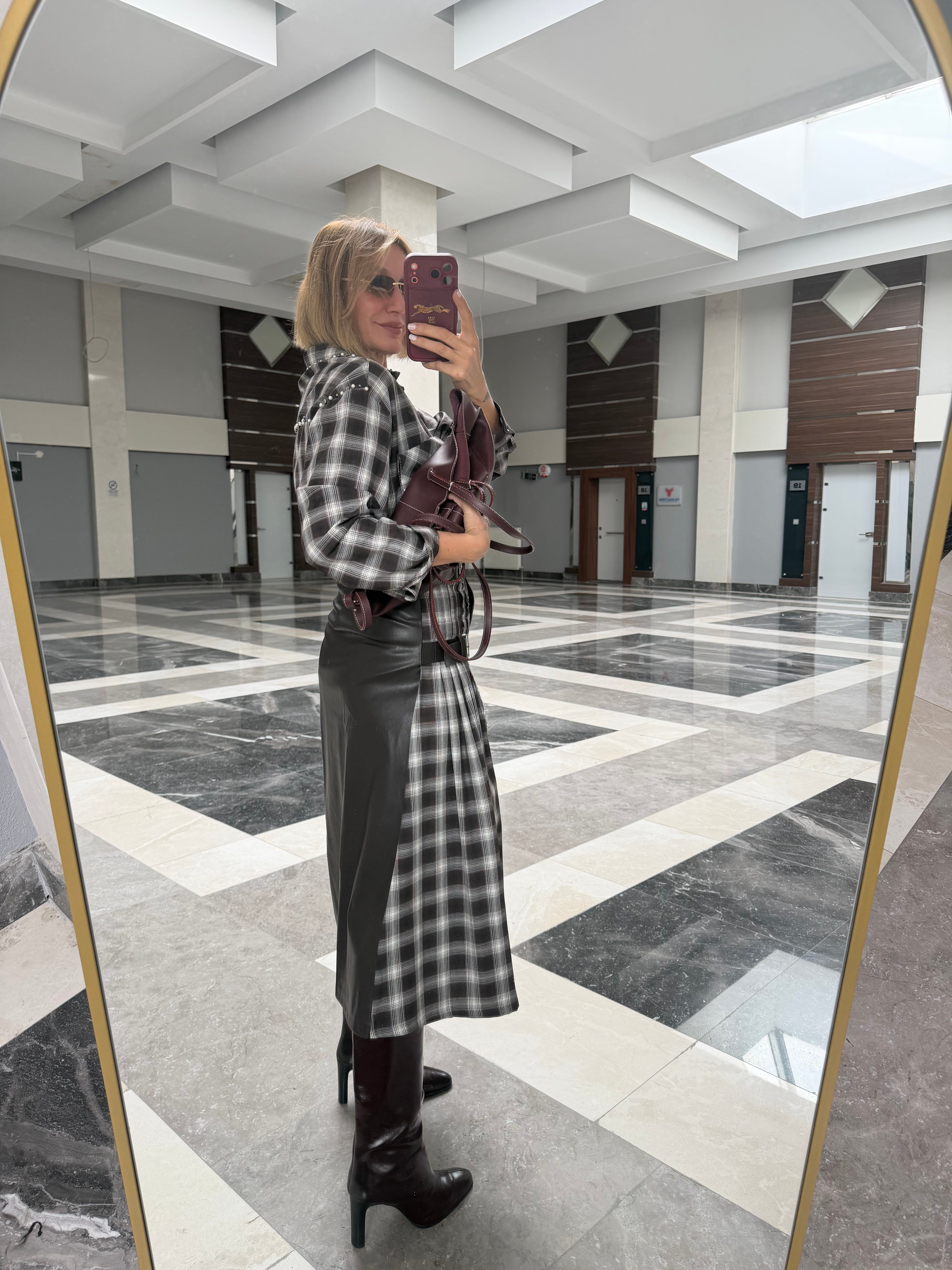 İpkyl Model Ekose Desen Deri Detaylı Etek Gömlek Takım
