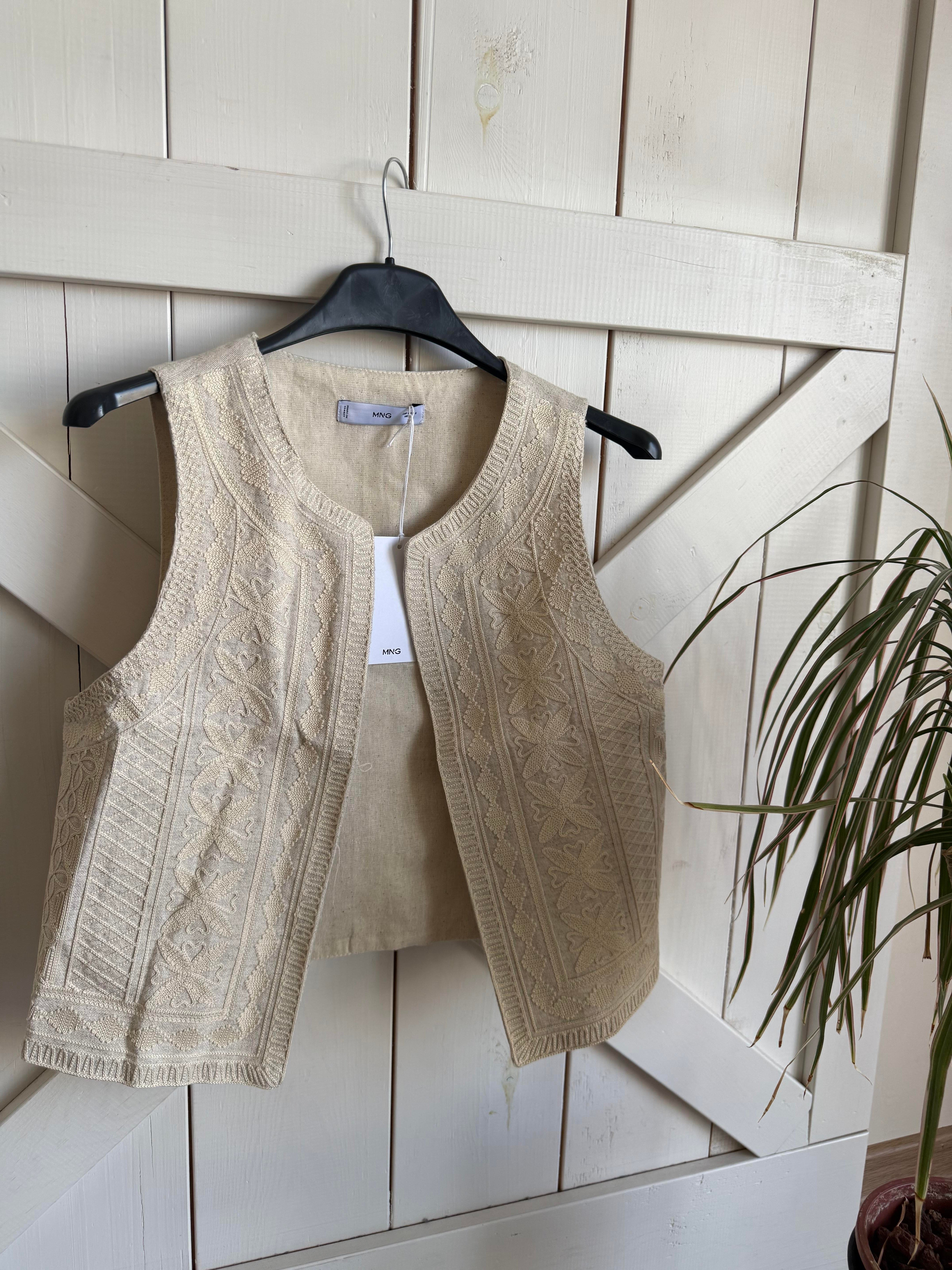 İşlemeli Keten Yelek