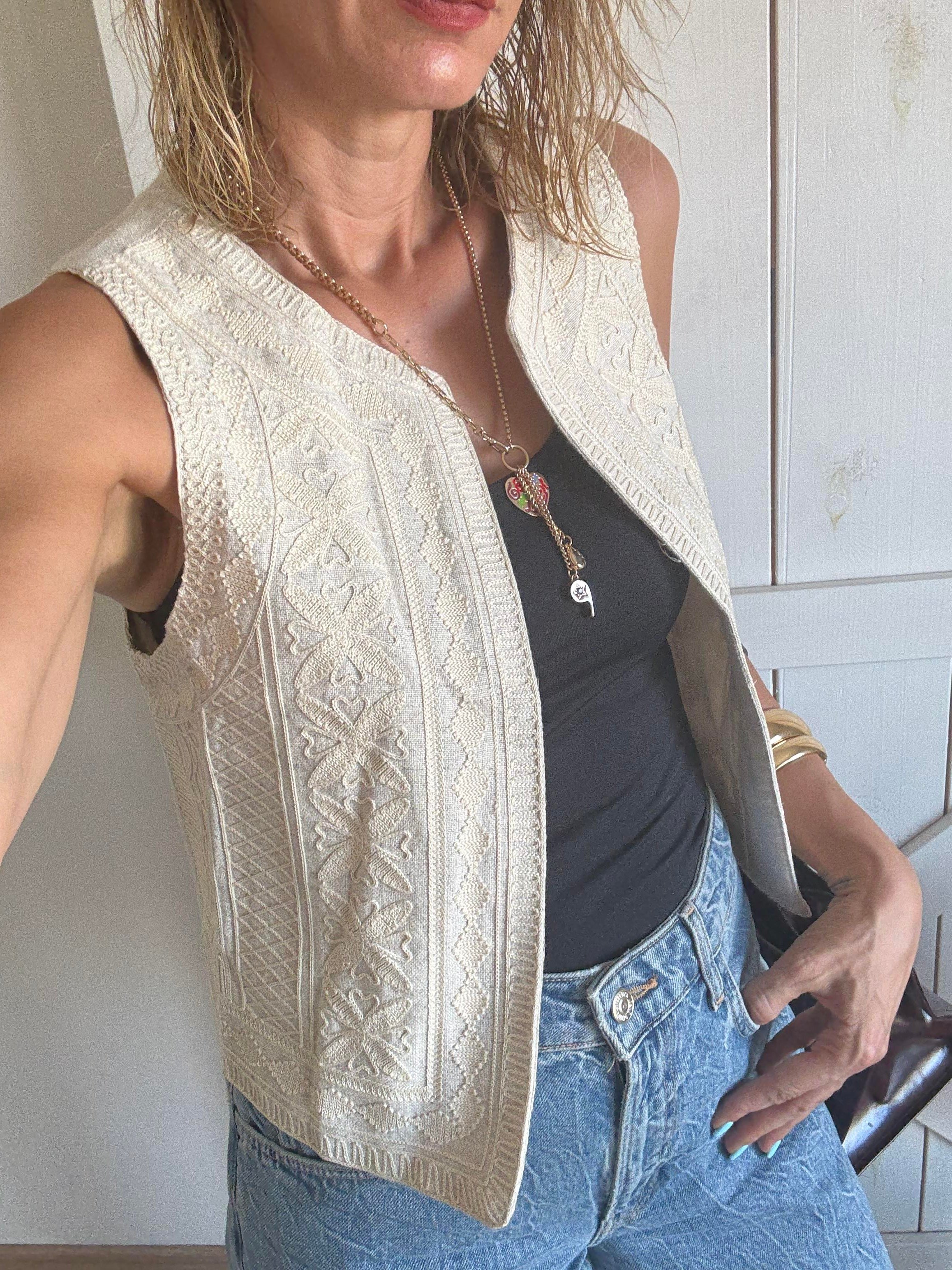 İşlemeli Keten Yelek