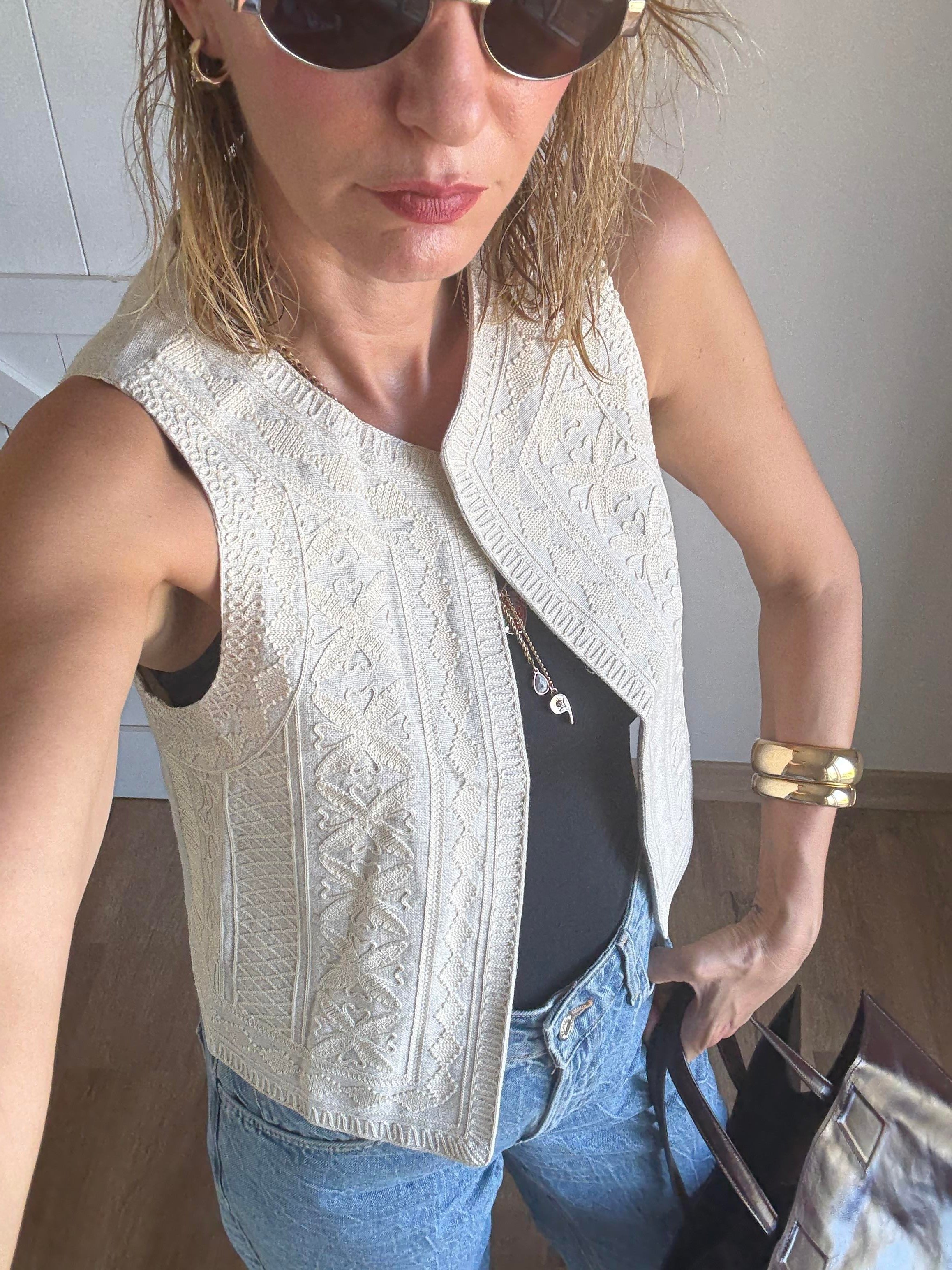 İşlemeli Keten Yelek