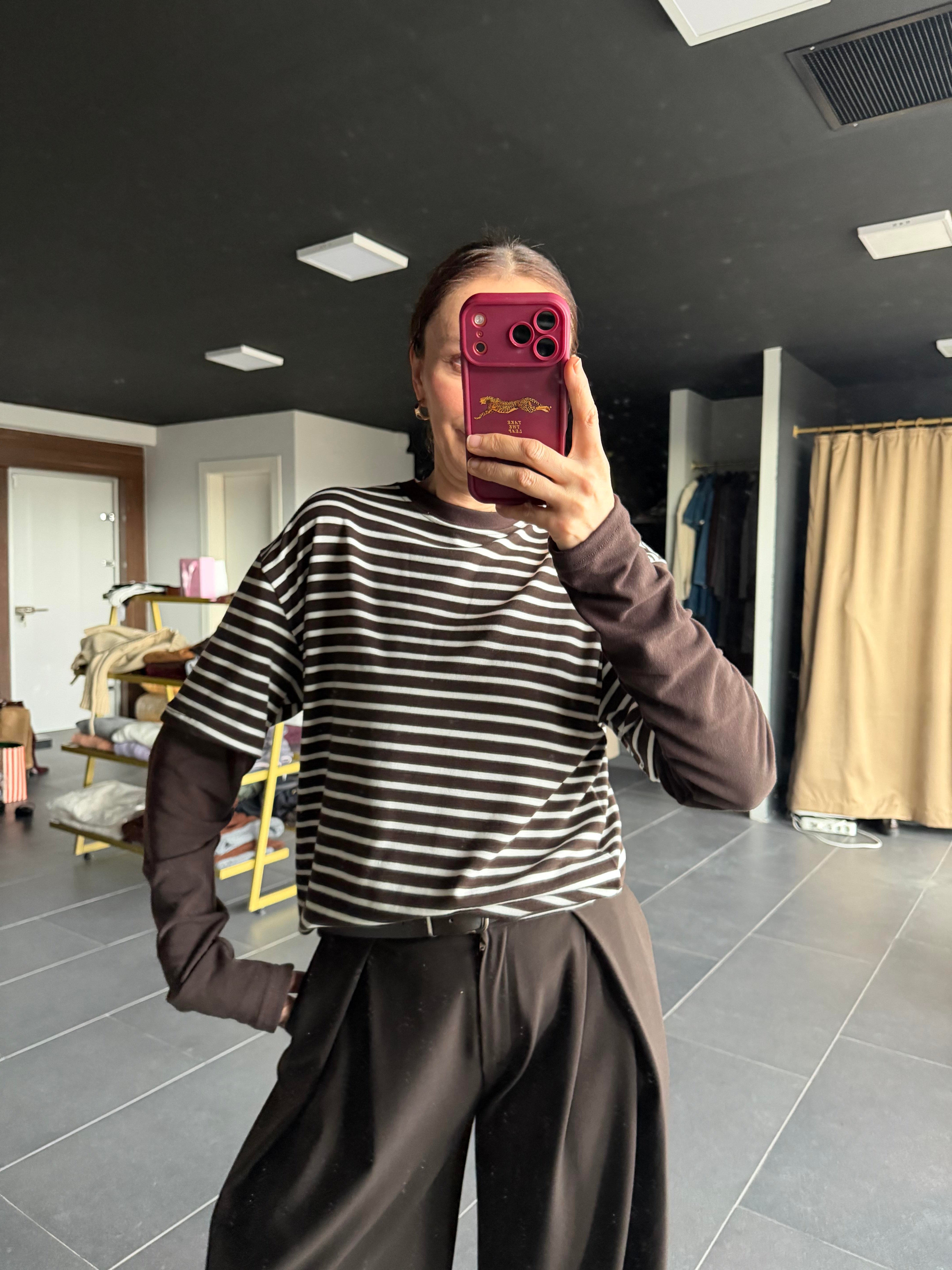 Kahve Çizgili Basic Tshirt Detaylı