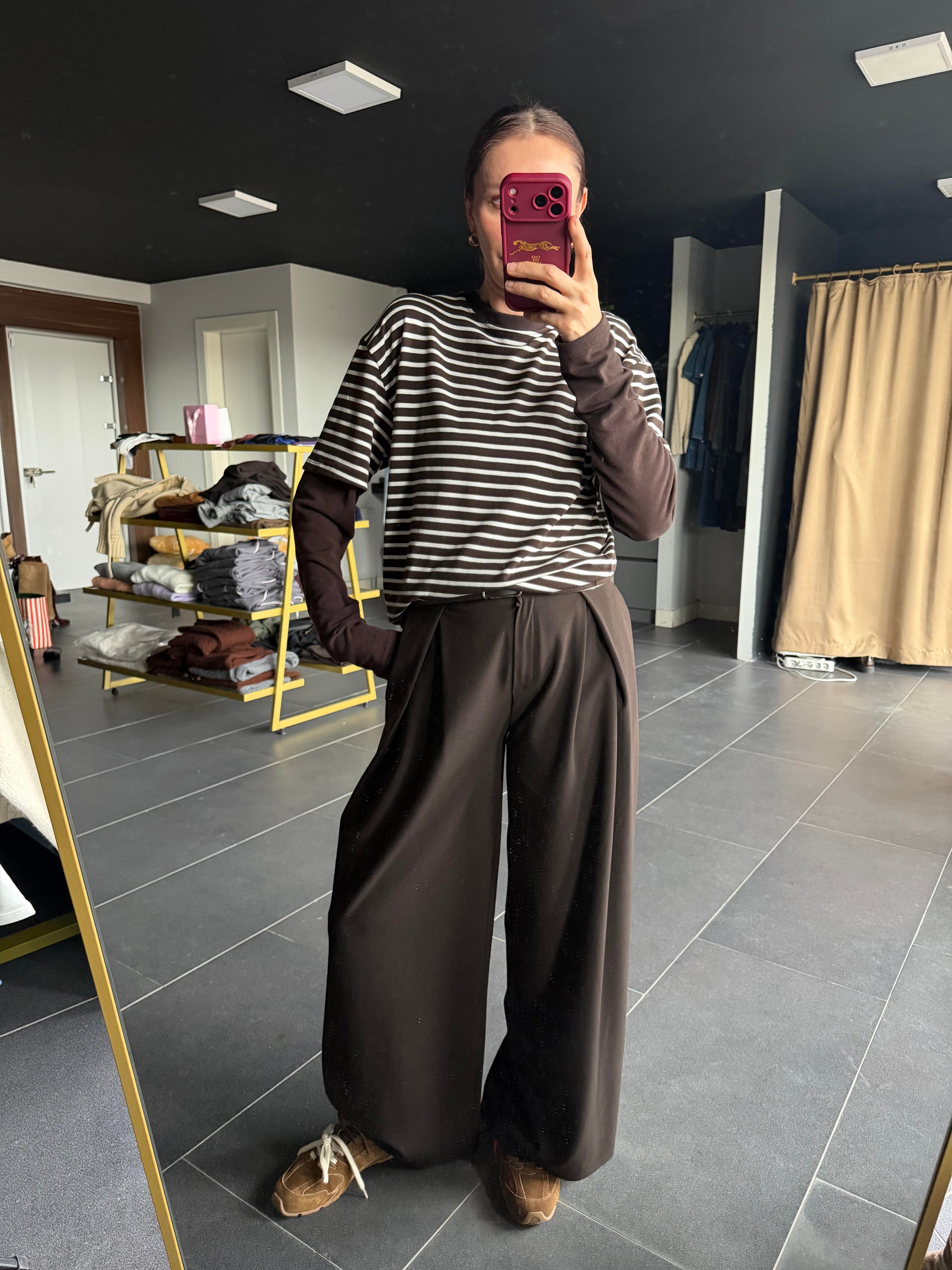 Kahve Çizgili Basic Tshirt Detaylı