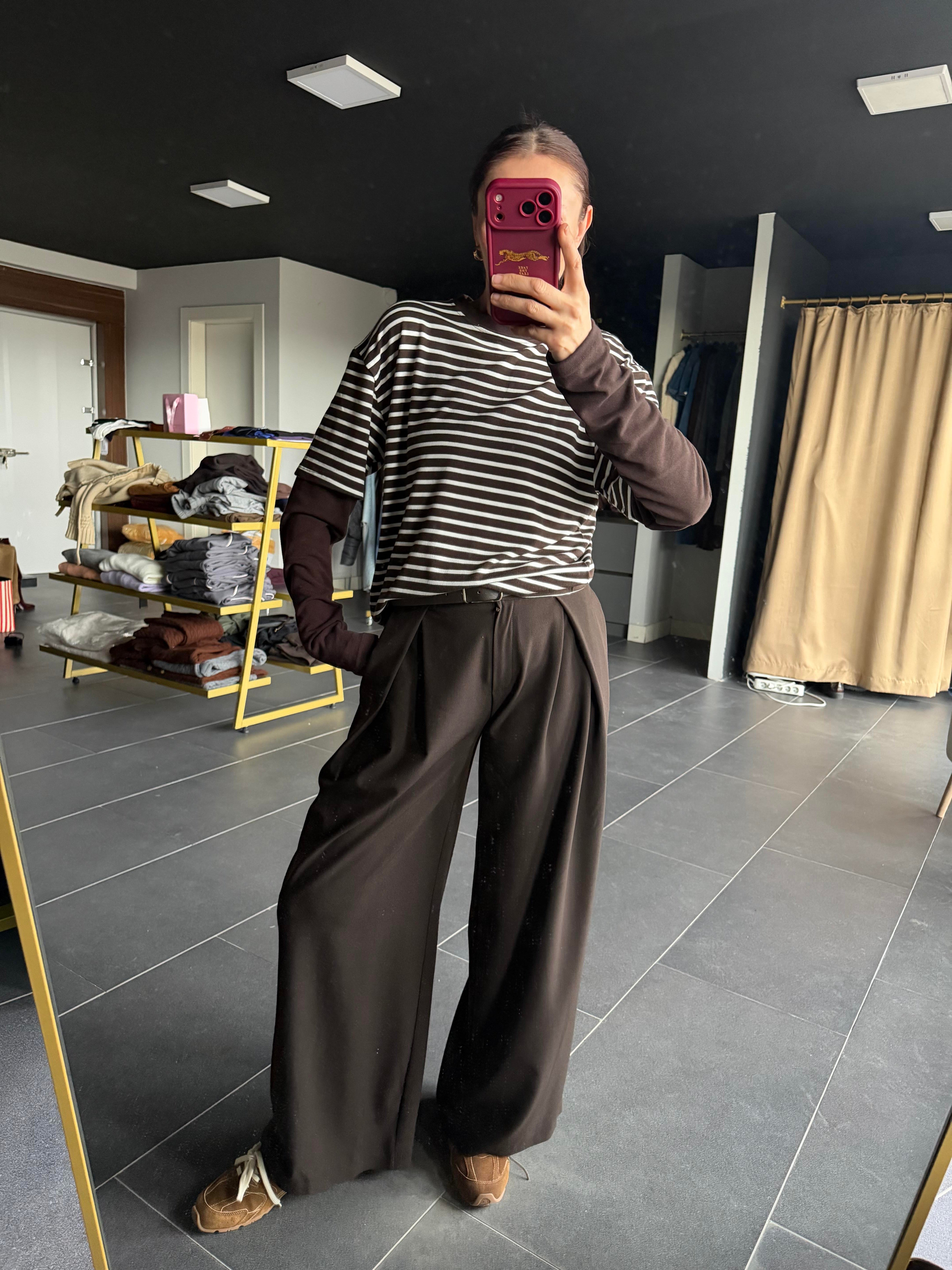 Kahve Çizgili Basic Tshirt Detaylı