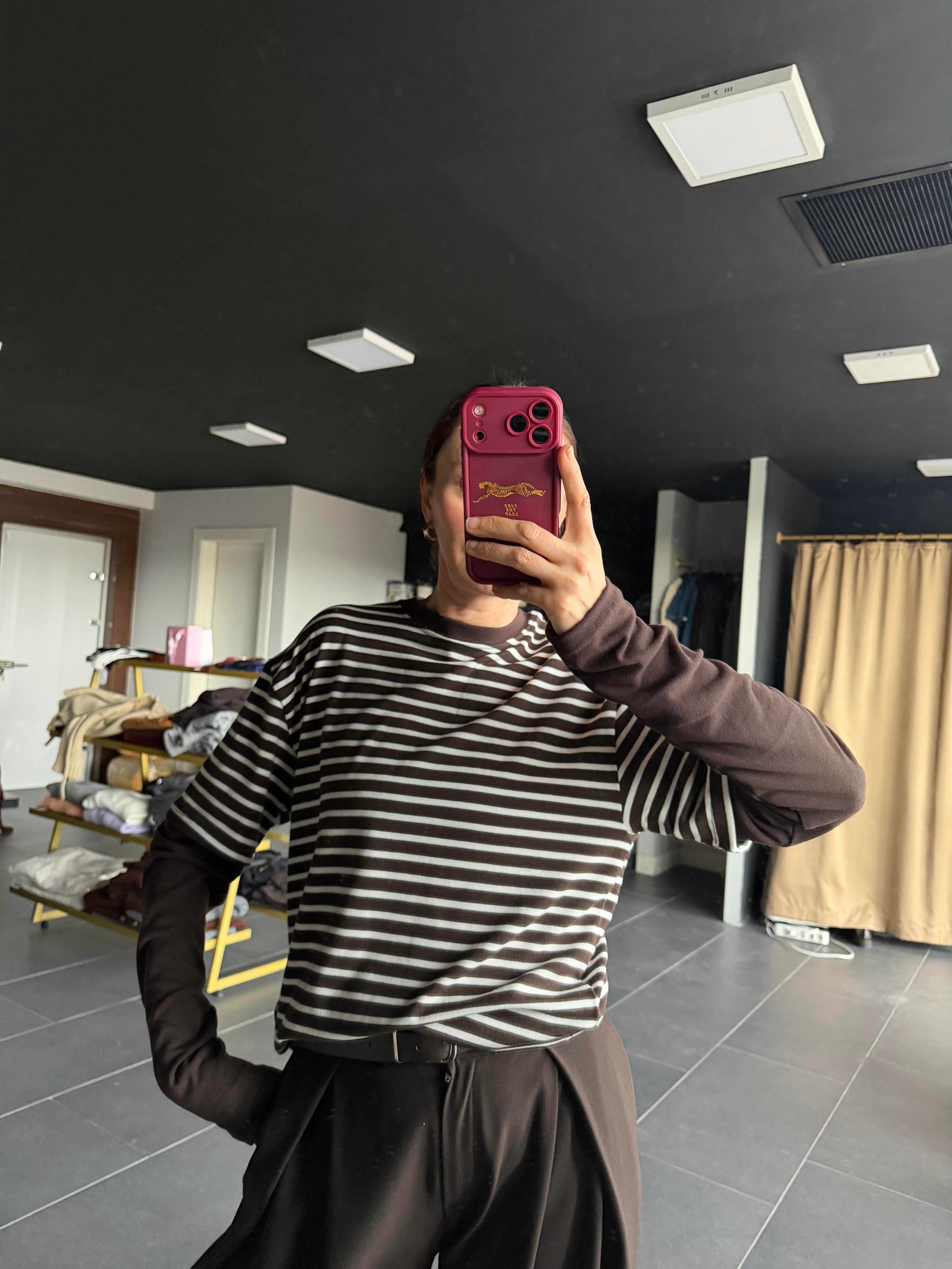 Kahve Çizgili Basic Tshirt Detaylı