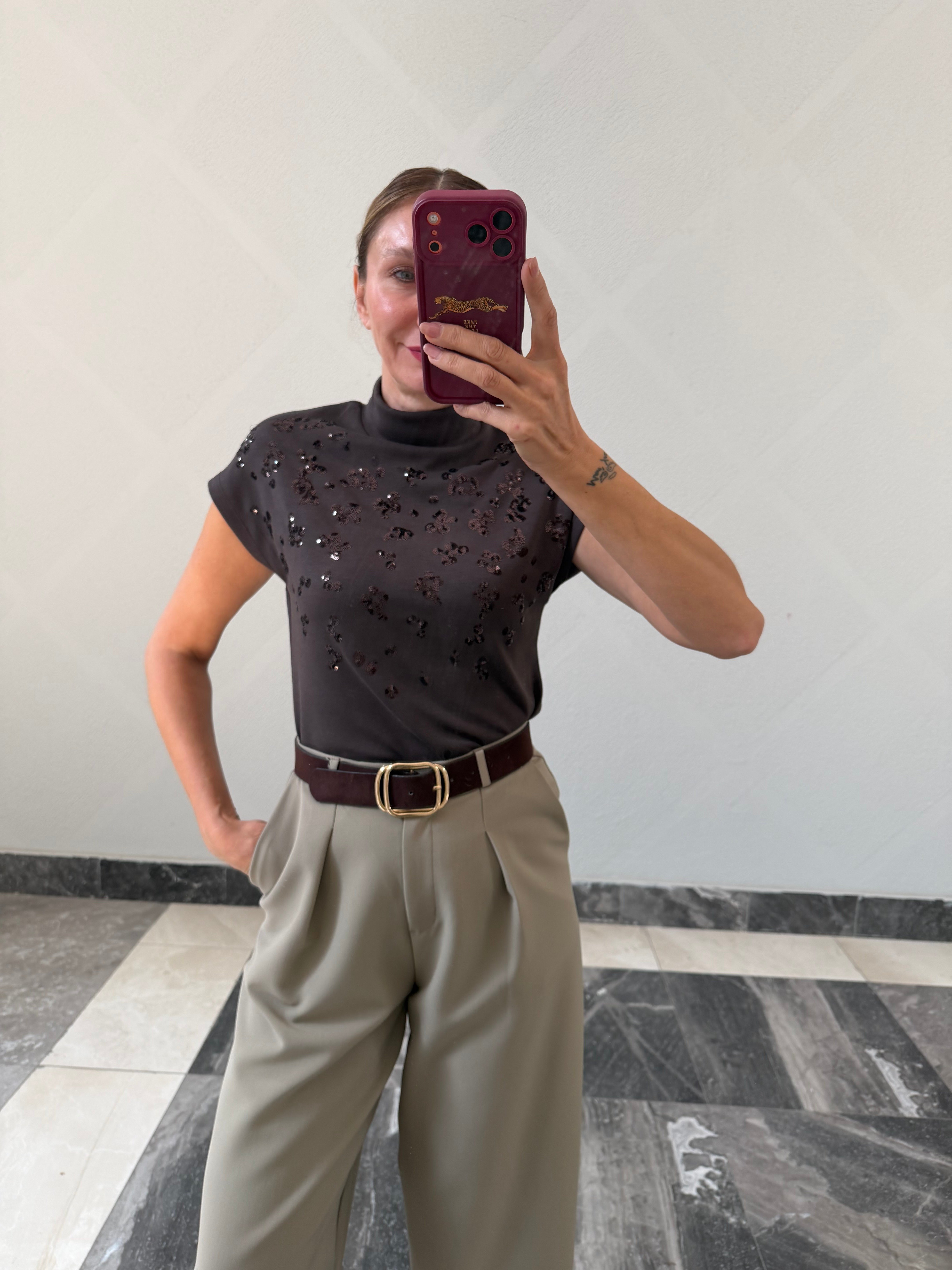 Kahve Work Çiçek Pullu Dik Yaka Bluz 