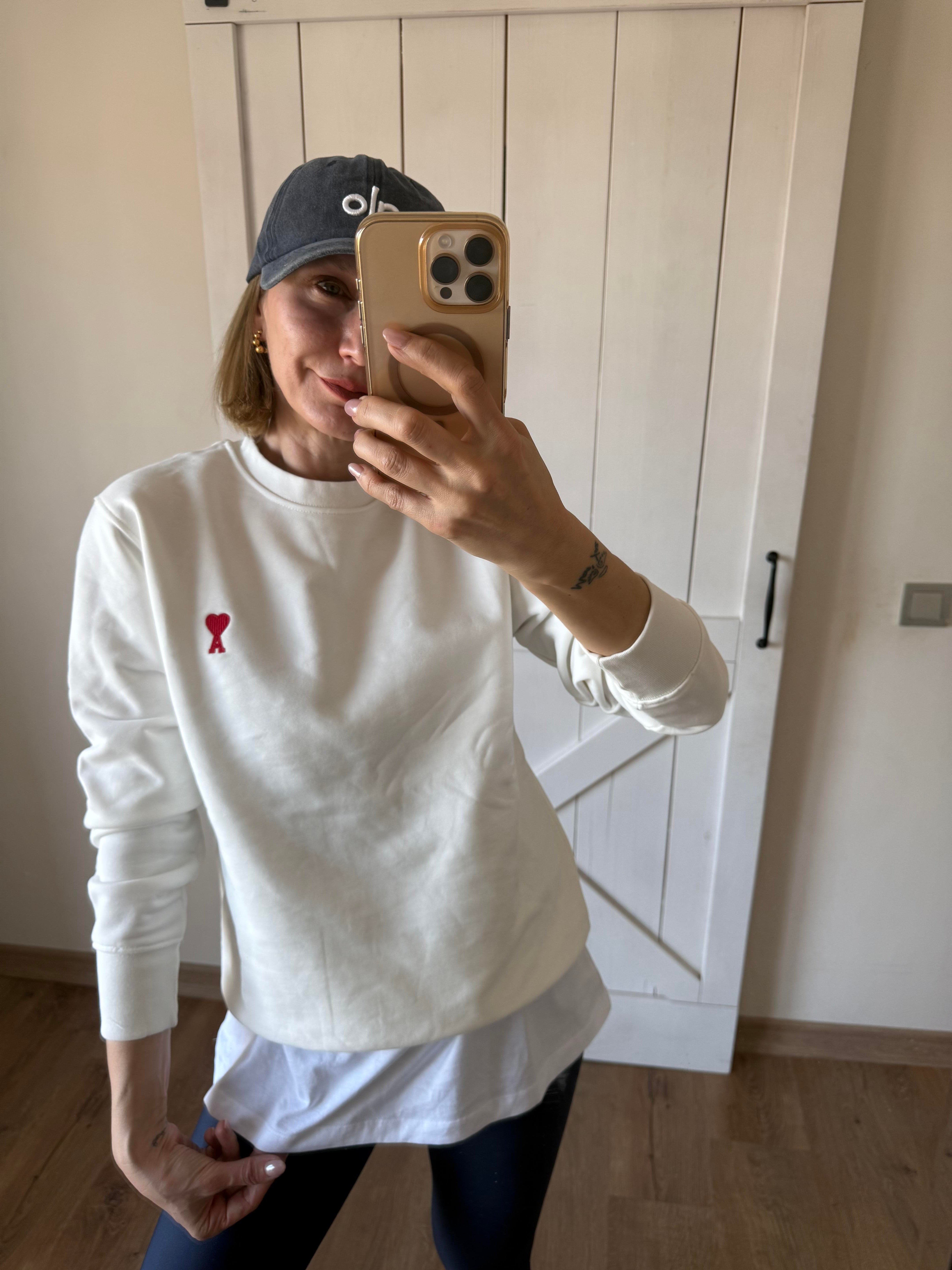 Kalp Baskılı Kırık Beyaz Sweatshirt