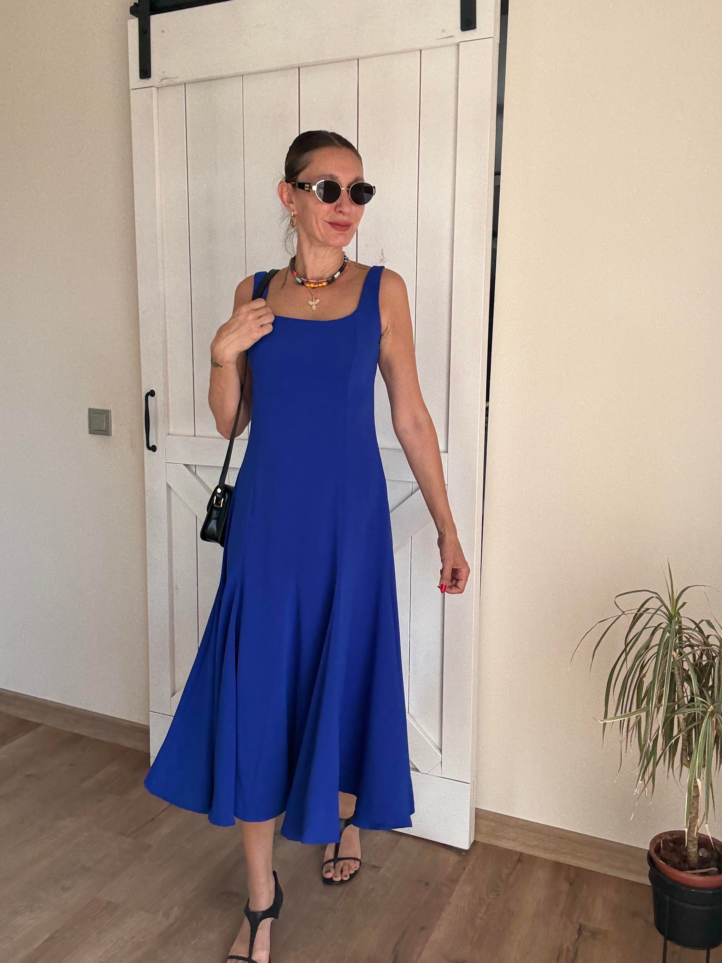 Kare Yaka Askılı Lacivert Elbise