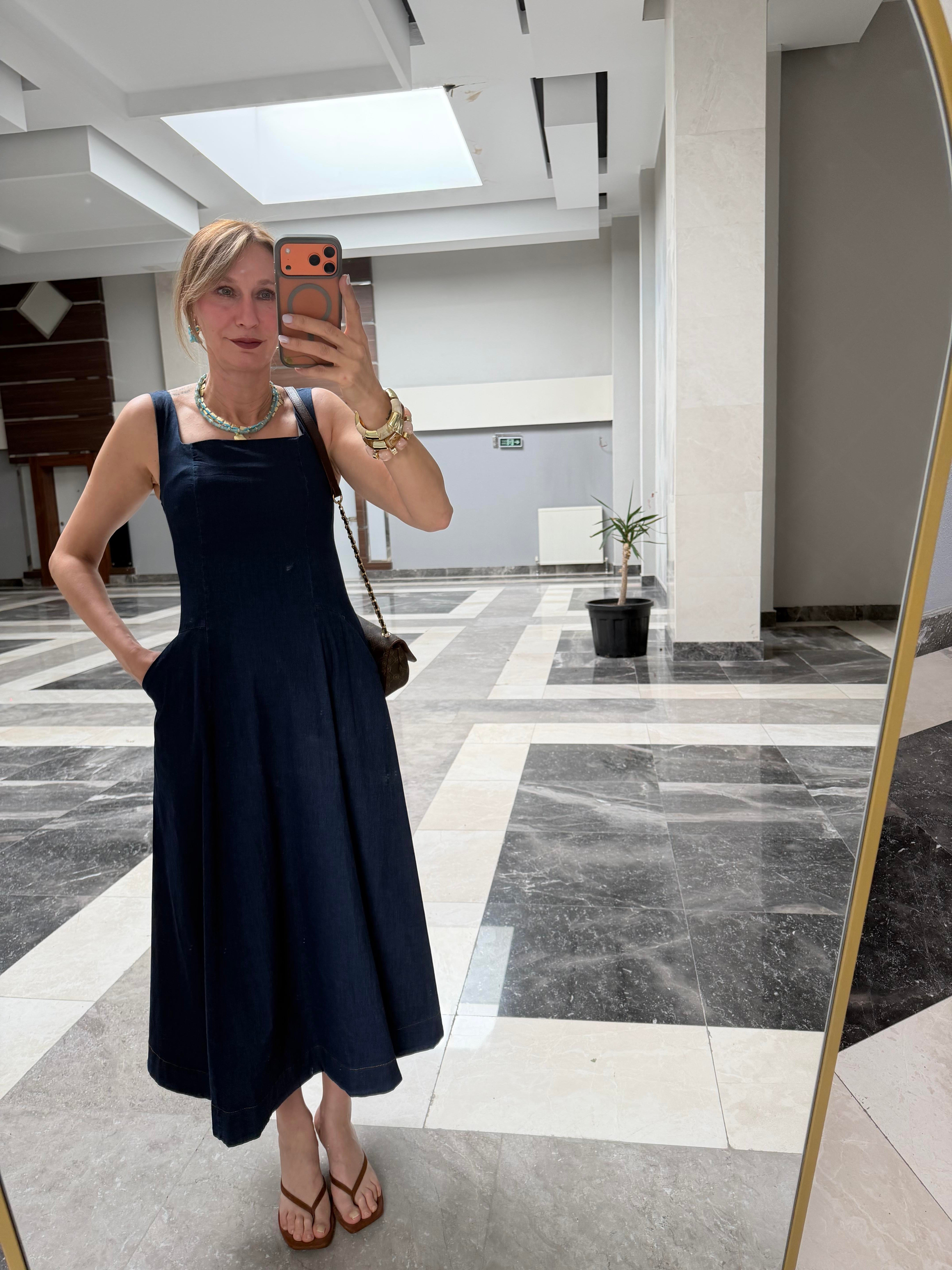 Kare Yaka Denim Görünümlü Elbise