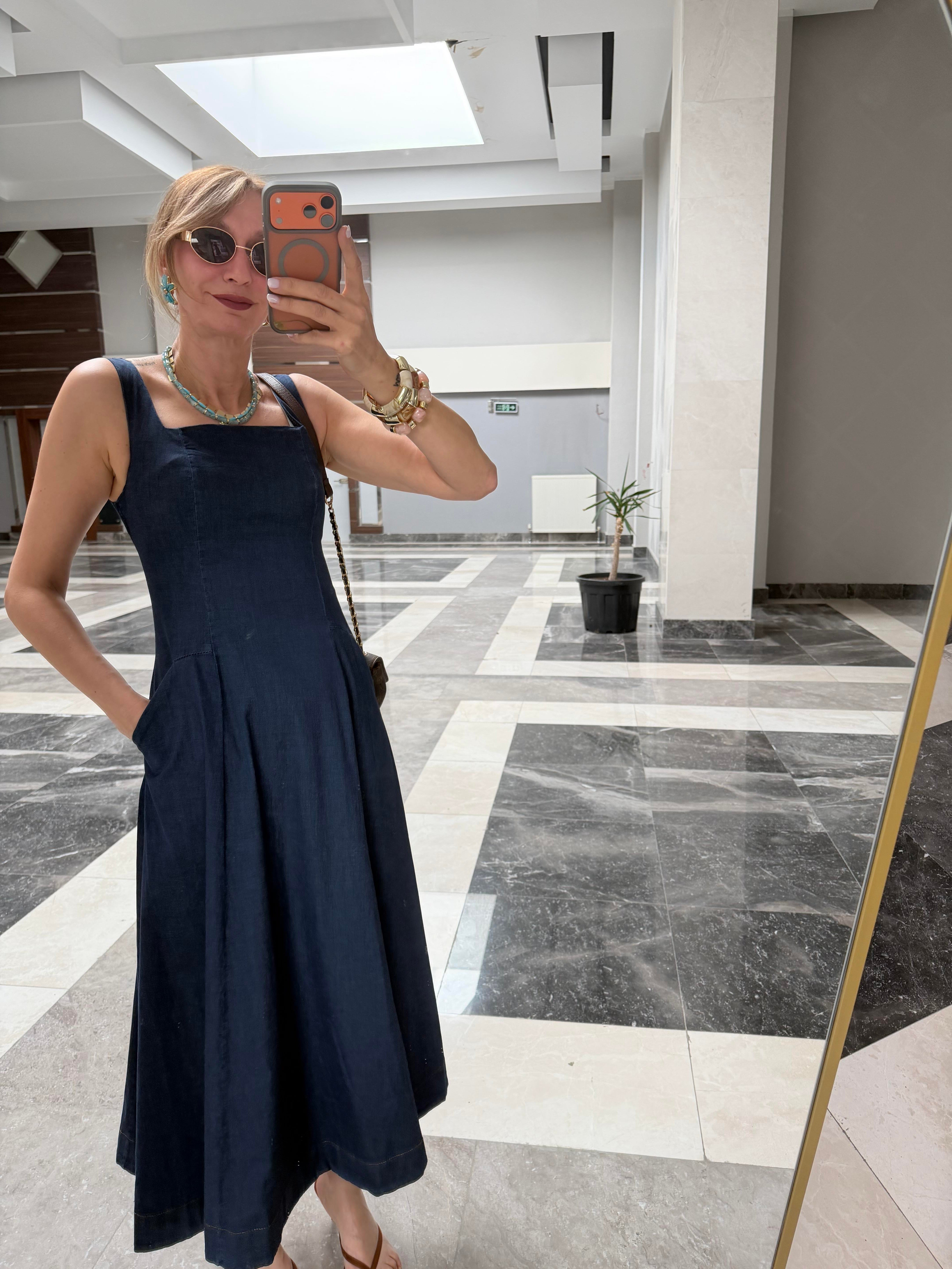 Kare Yaka Denim Görünümlü Elbise