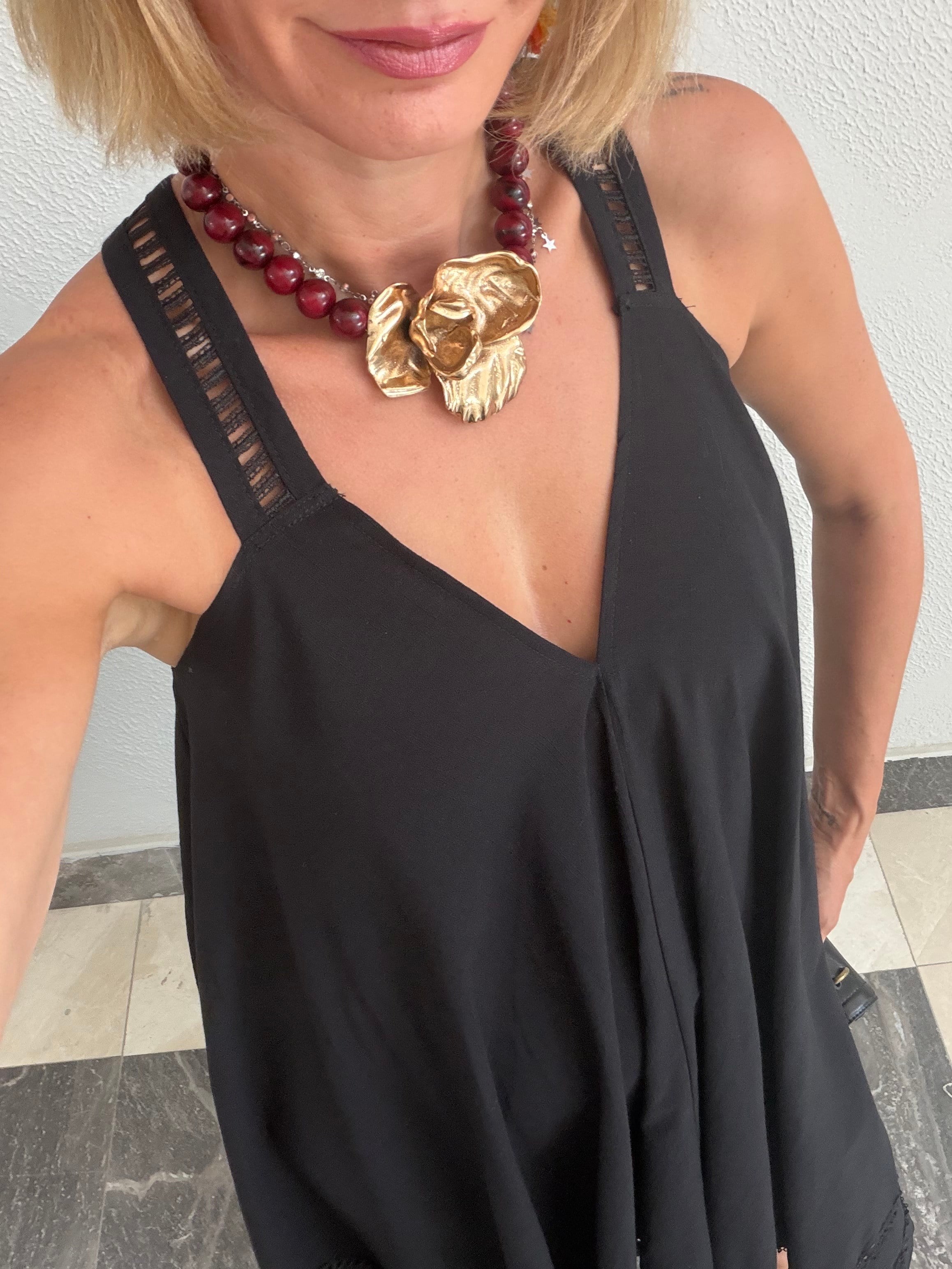 Kate Moss Siyah Detaylı Asimetrik Elbise