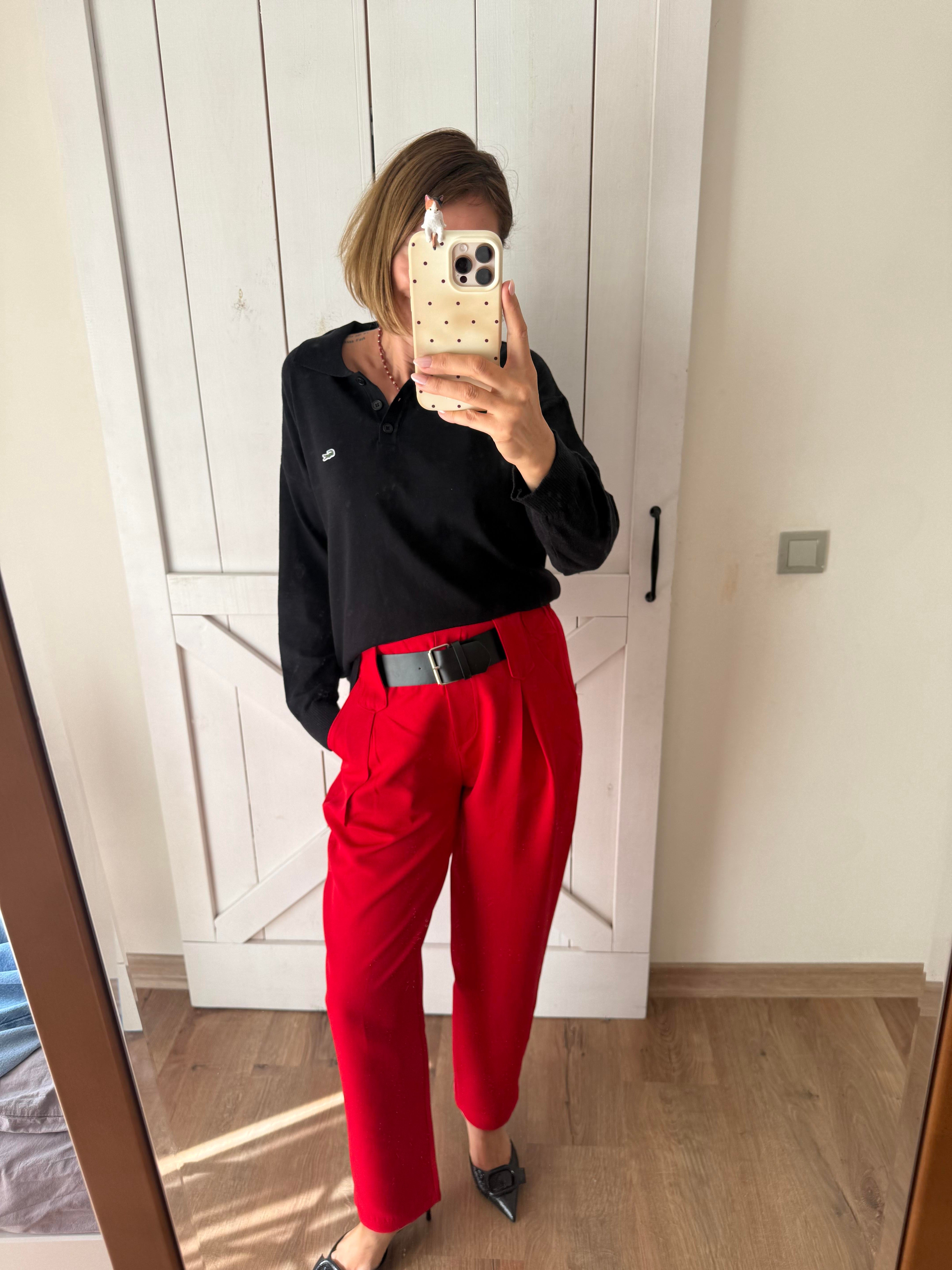 Kemer Detaylı Kırmızı Pantolon