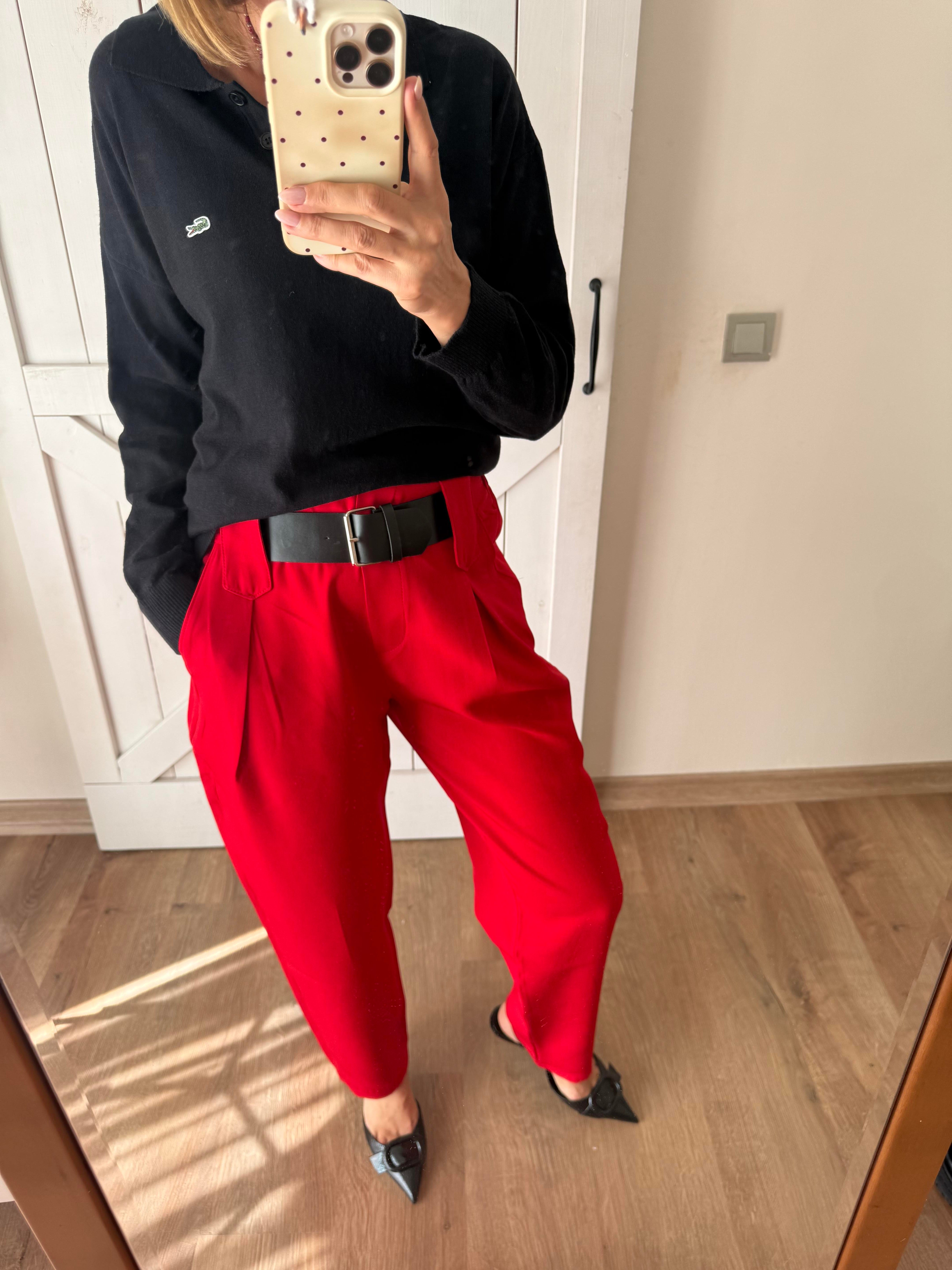 Kemer Detaylı Kırmızı Pantolon