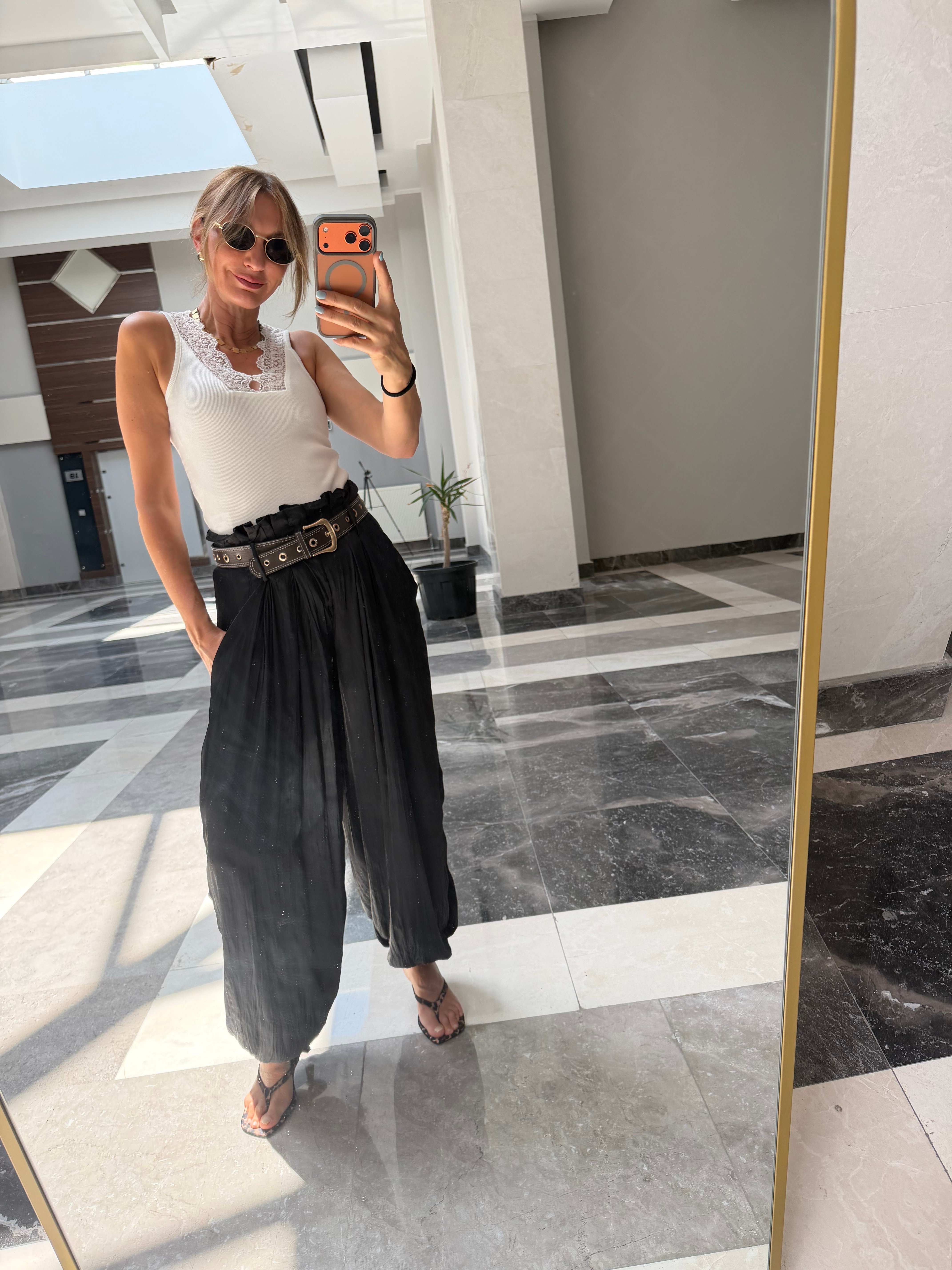 Kemerli Saten Dokulu Şalvar Pantolon