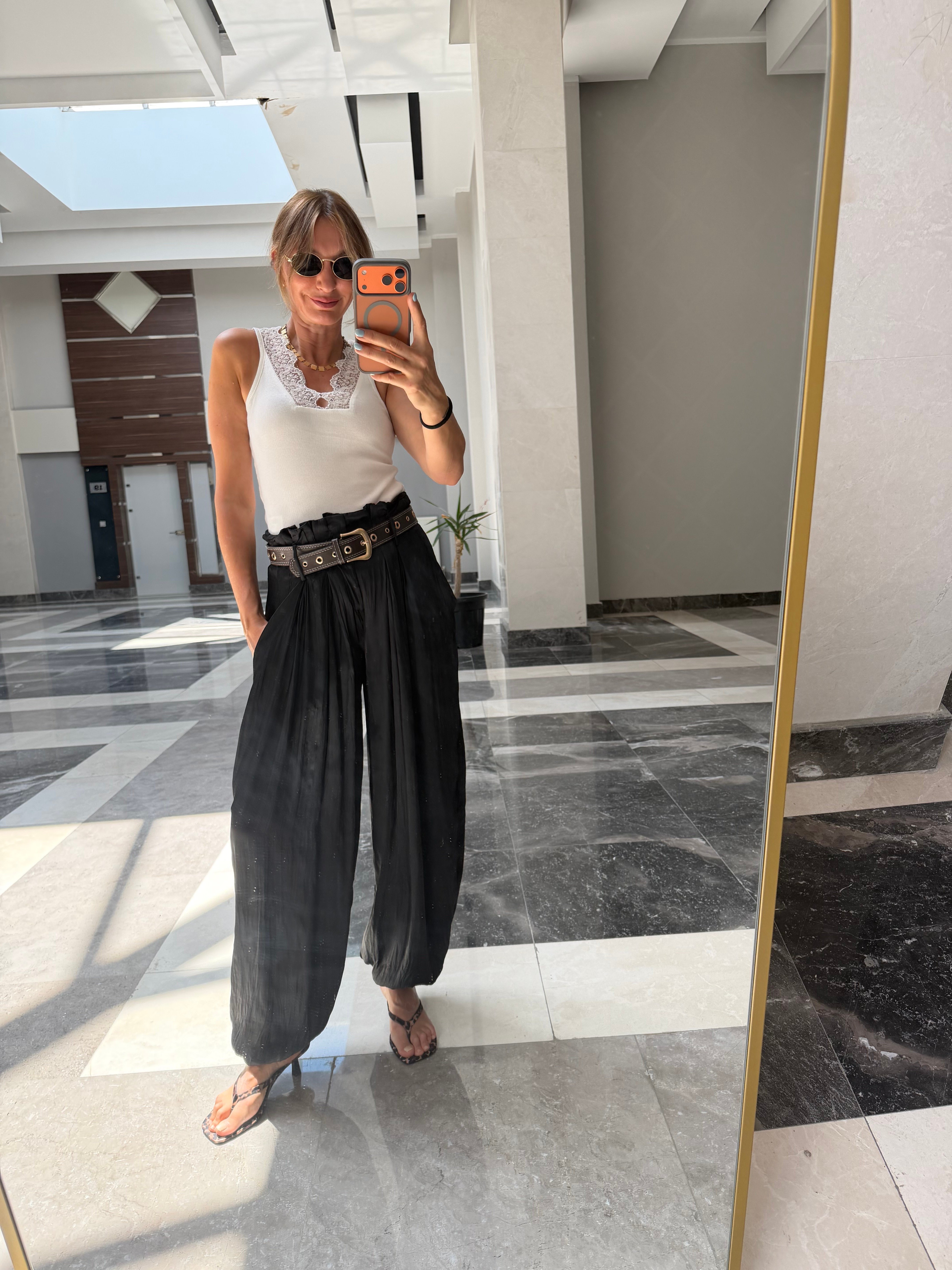 Kemerli Saten Dokulu Şalvar Pantolon