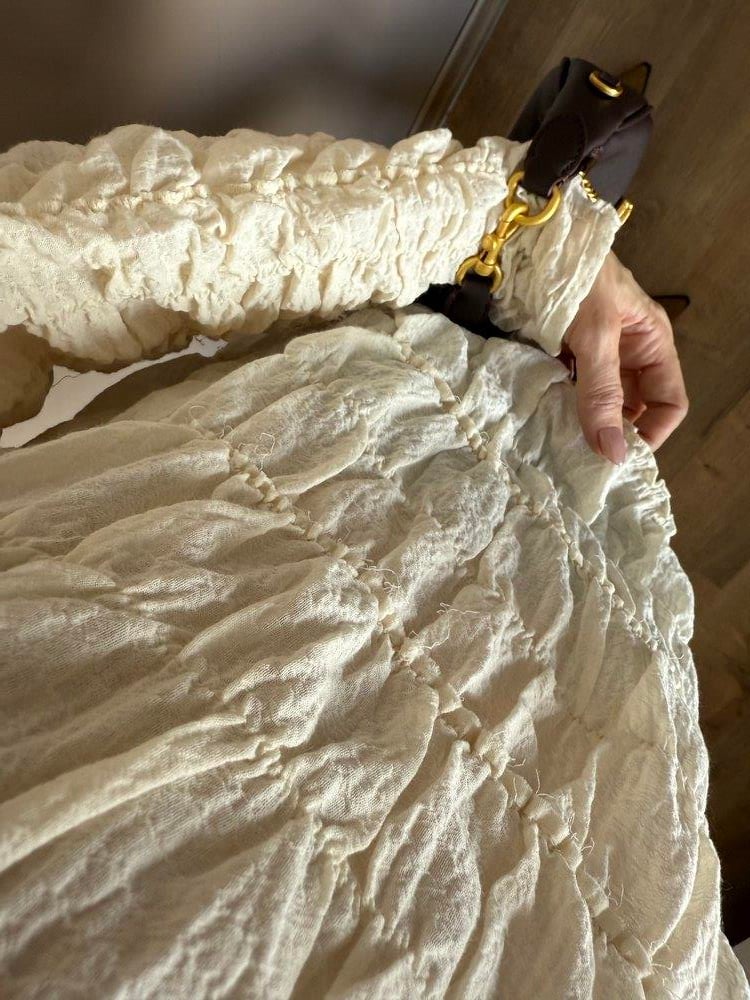 Kırık Beyaz Büzgü Dökümlü Gömlek