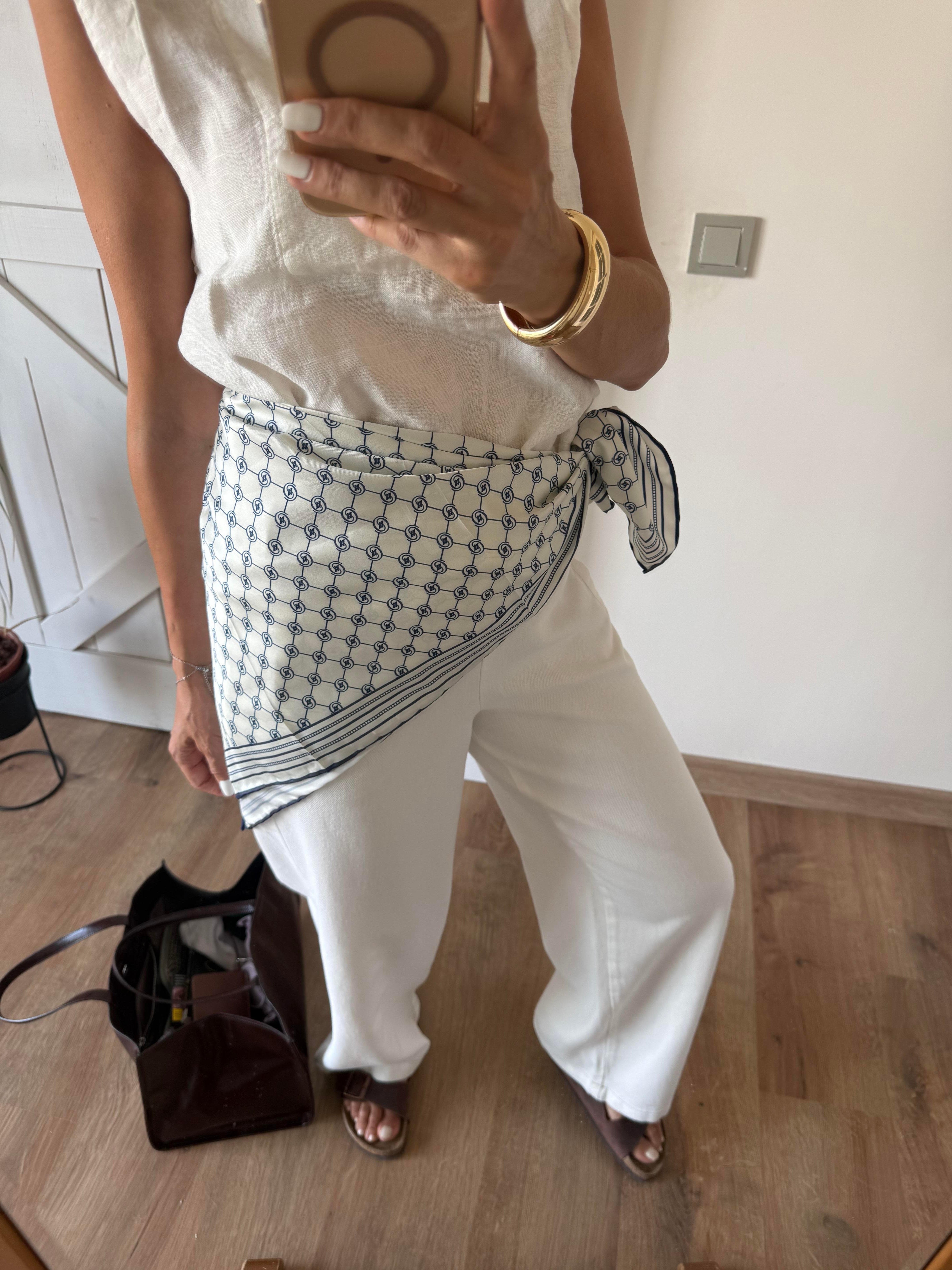 Kırık Beyaz Logolu Kare Premium Şal/Eşarp