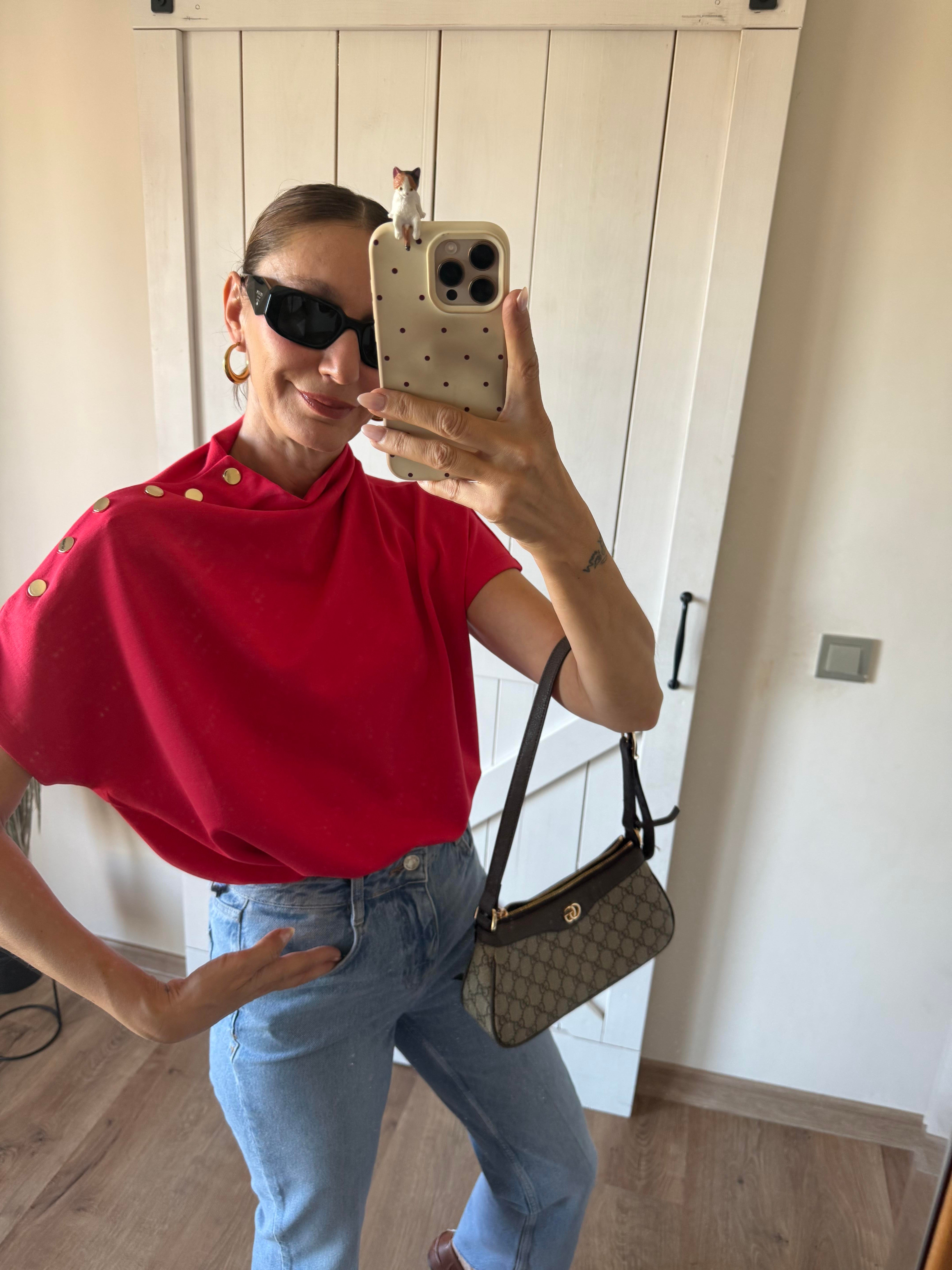 Kırmızı Çıtçıt Detaylı Bluz