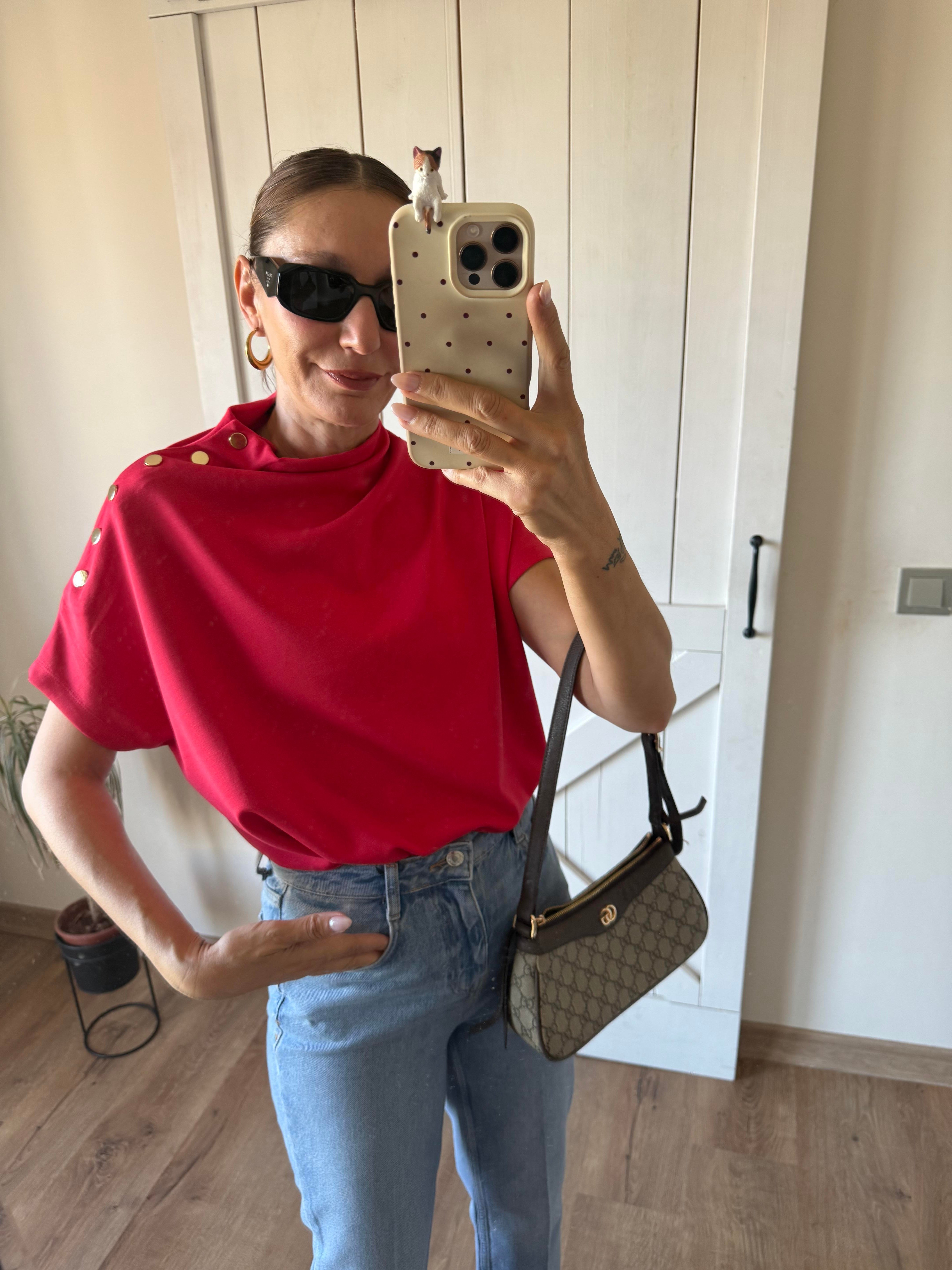 Kırmızı Çıtçıt Detaylı Bluz