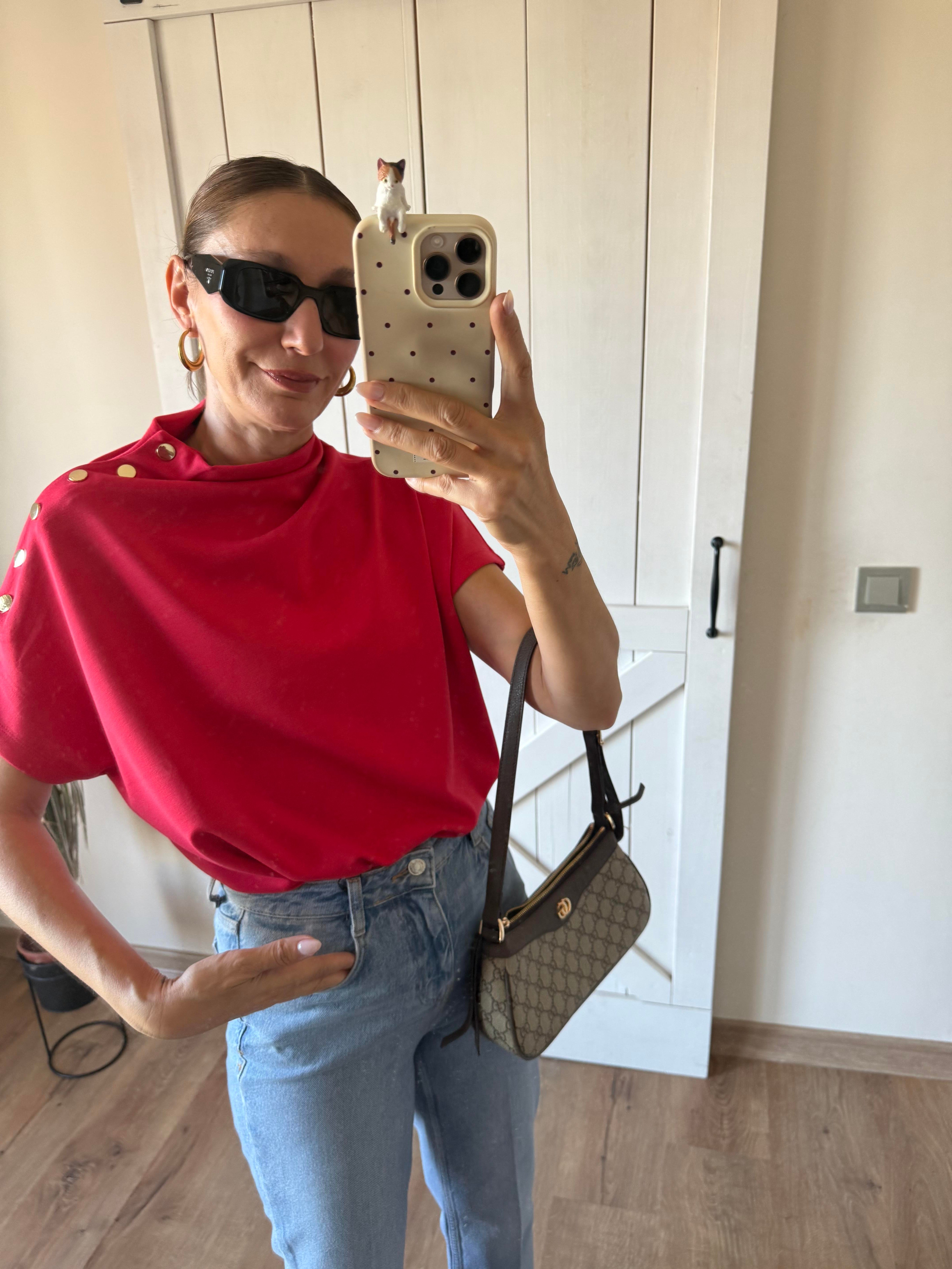 Kırmızı Çıtçıt Detaylı Bluz