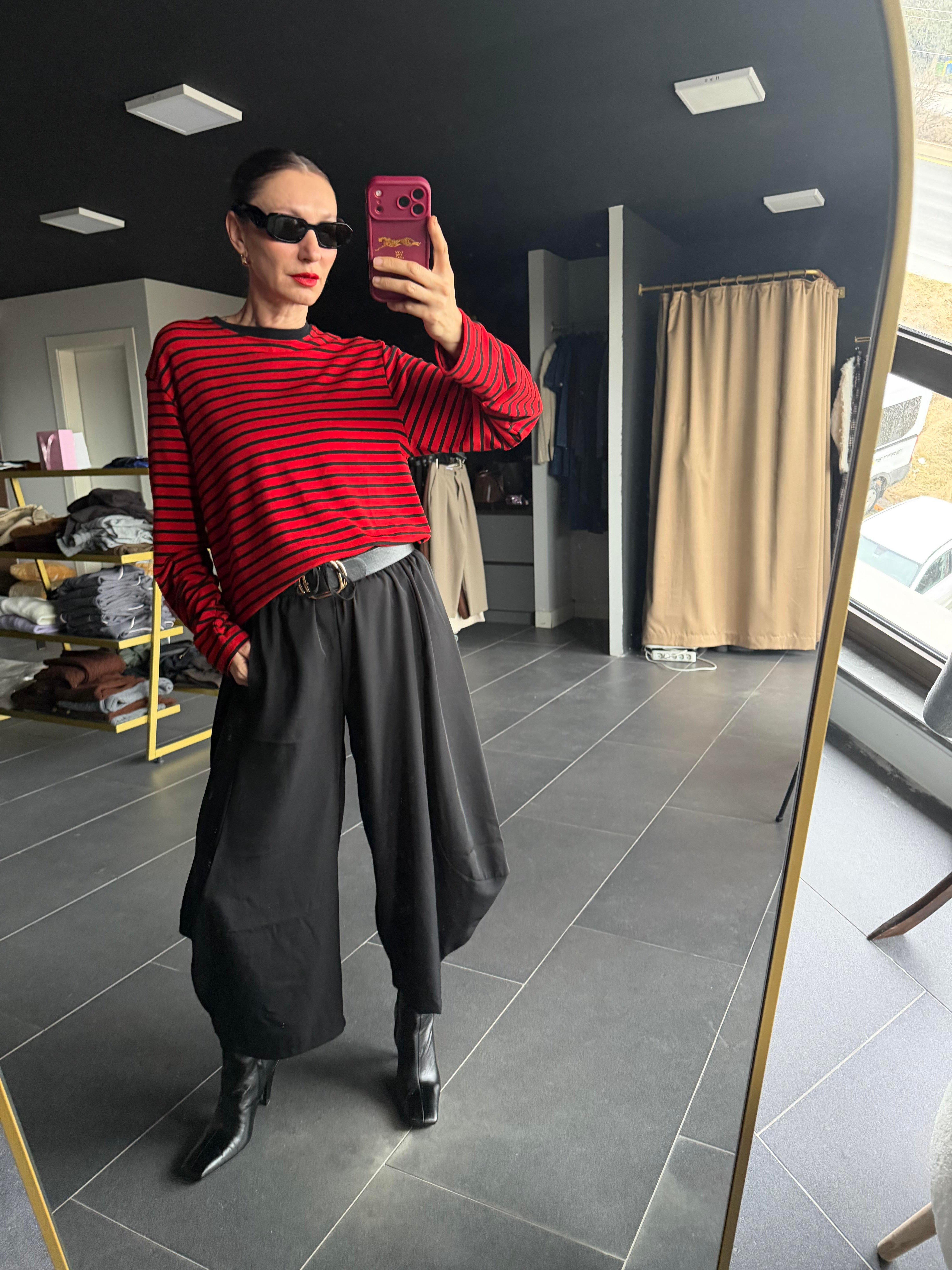 Kırmızı Çizgili Basic