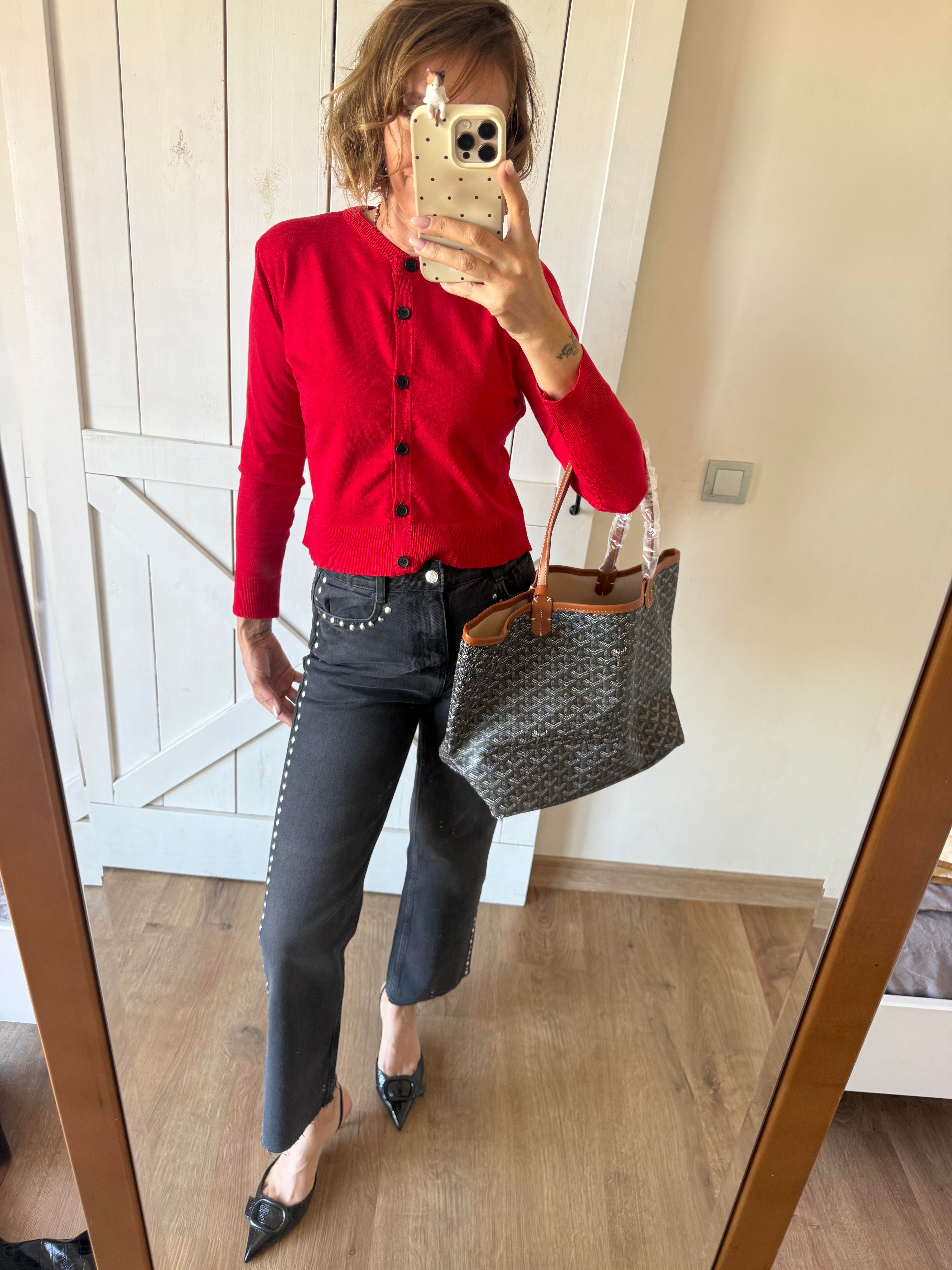 Kırmızı Siyah Düğmeli Hırka