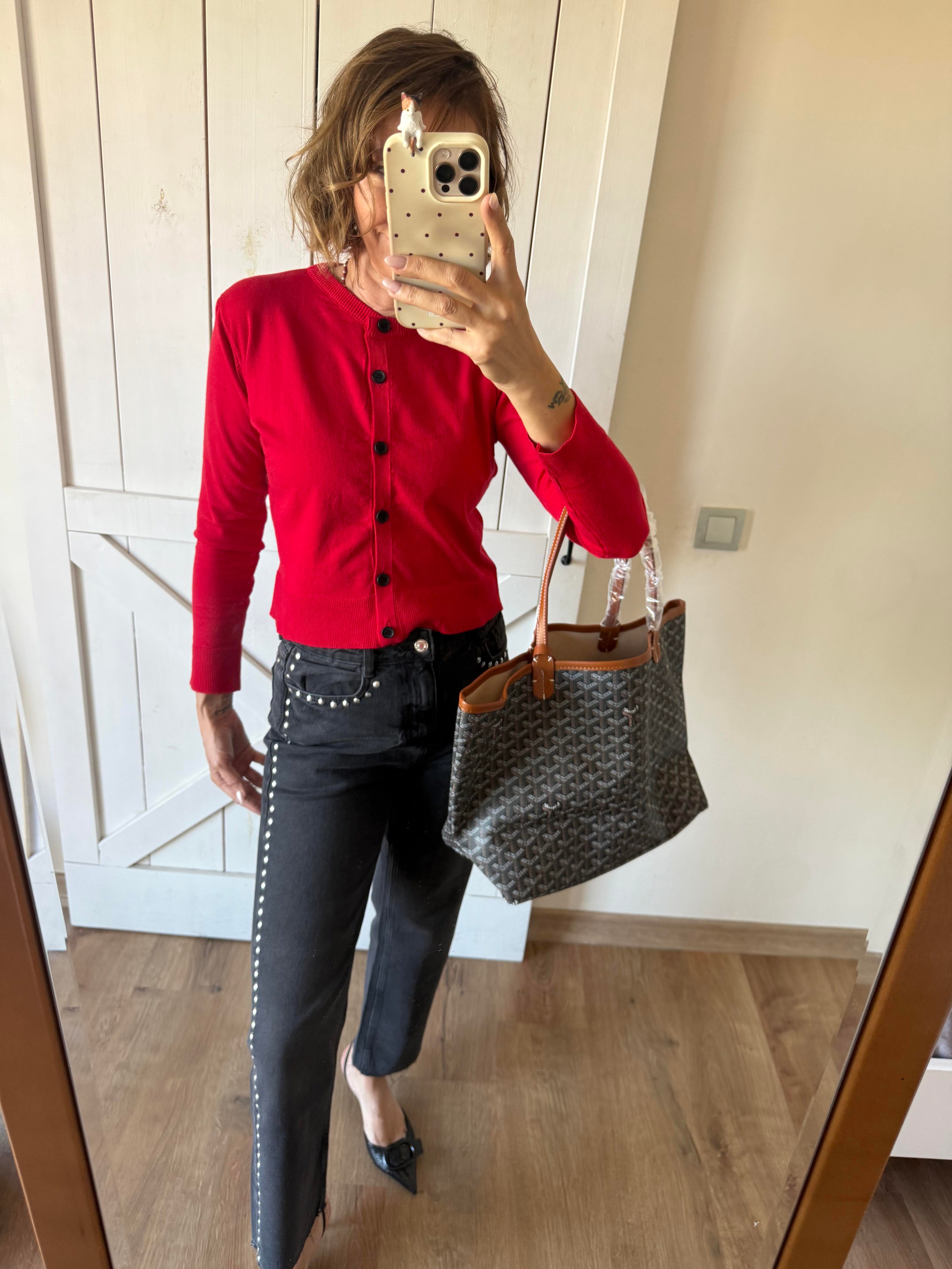 Kırmızı Siyah Düğmeli Hırka