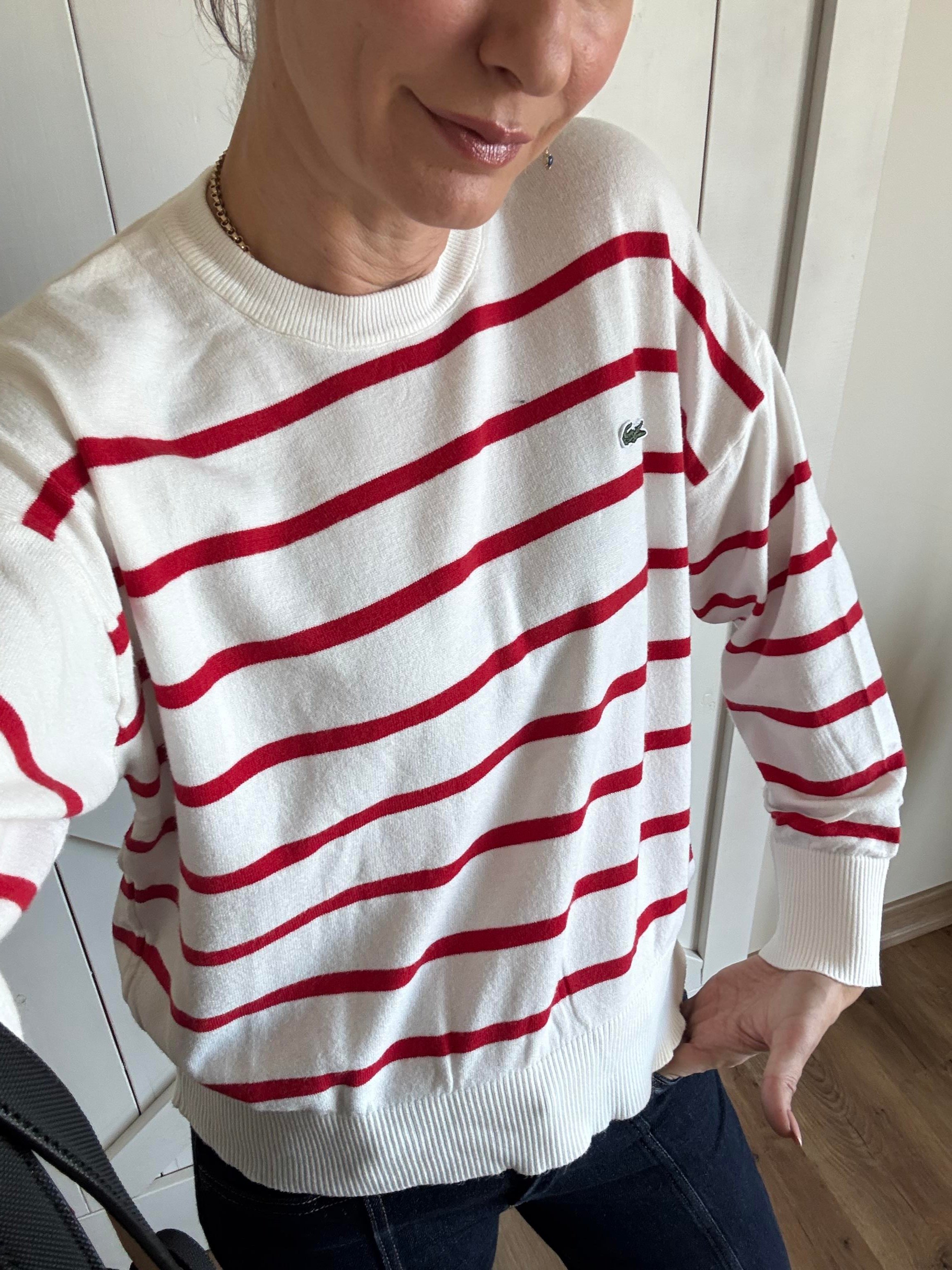 Kırmızı Üzeri Beyaz Triko