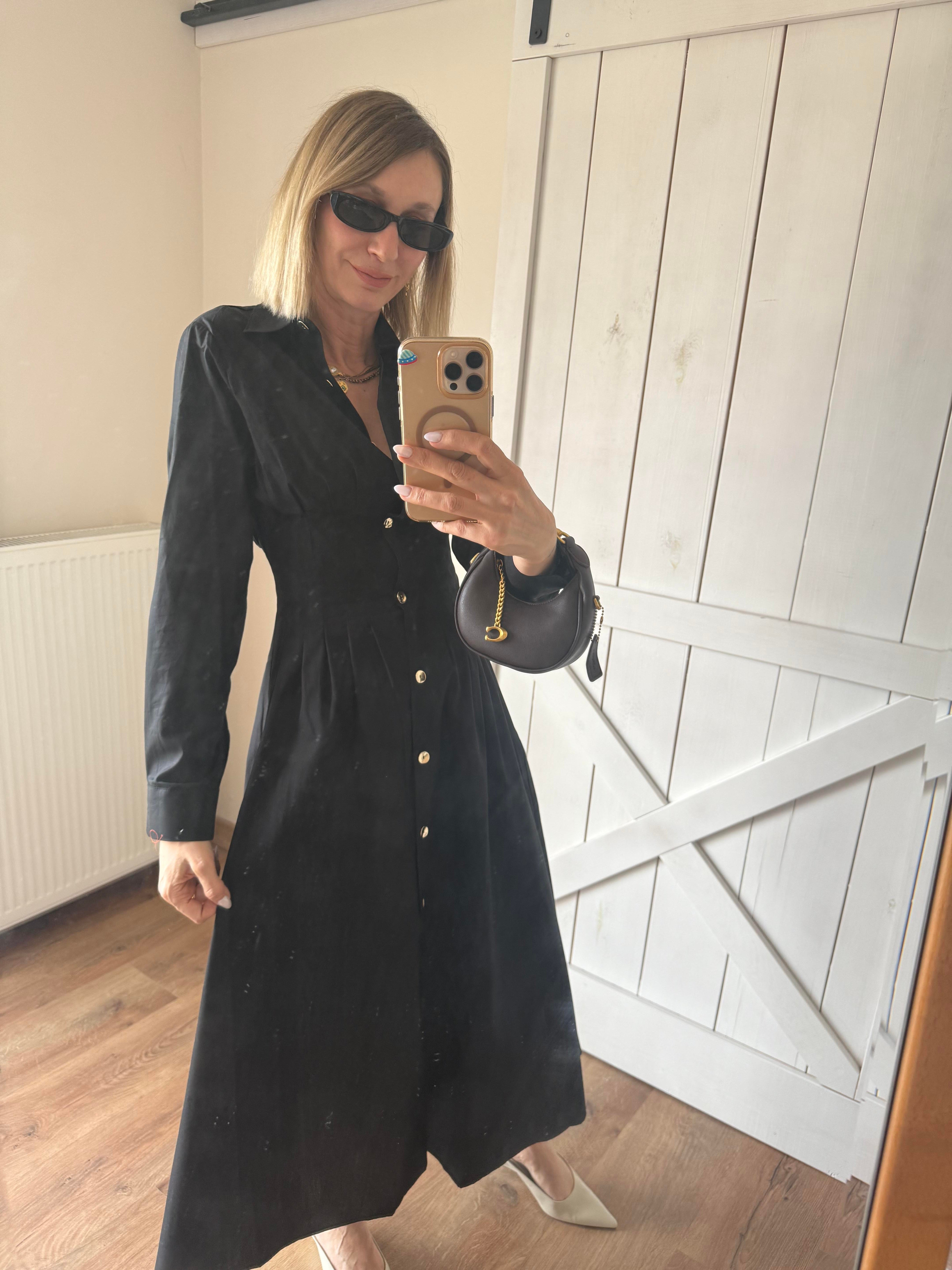 Korse Dikişli Siyah Elbise