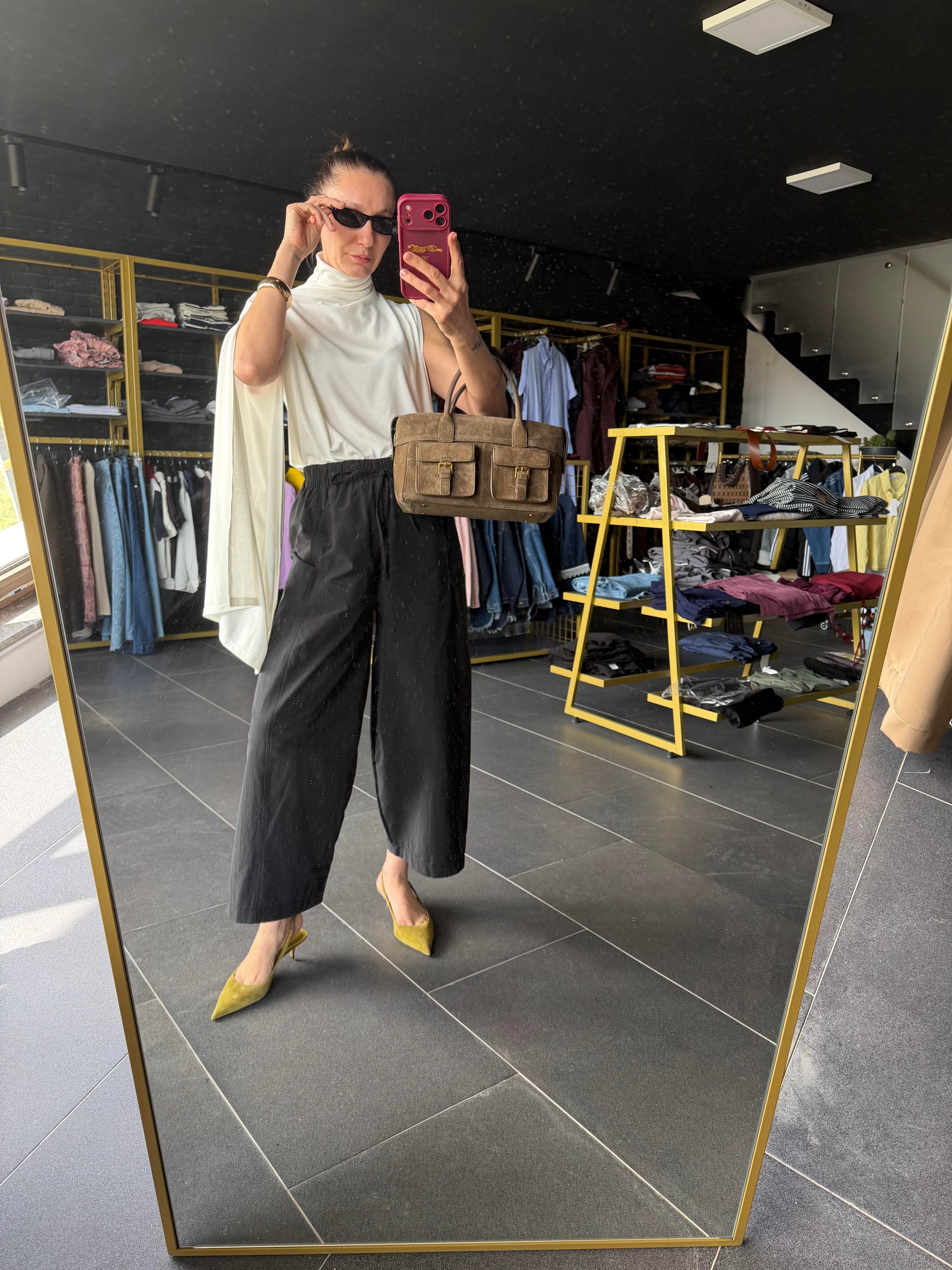 Kos Model Siyah Pantolon